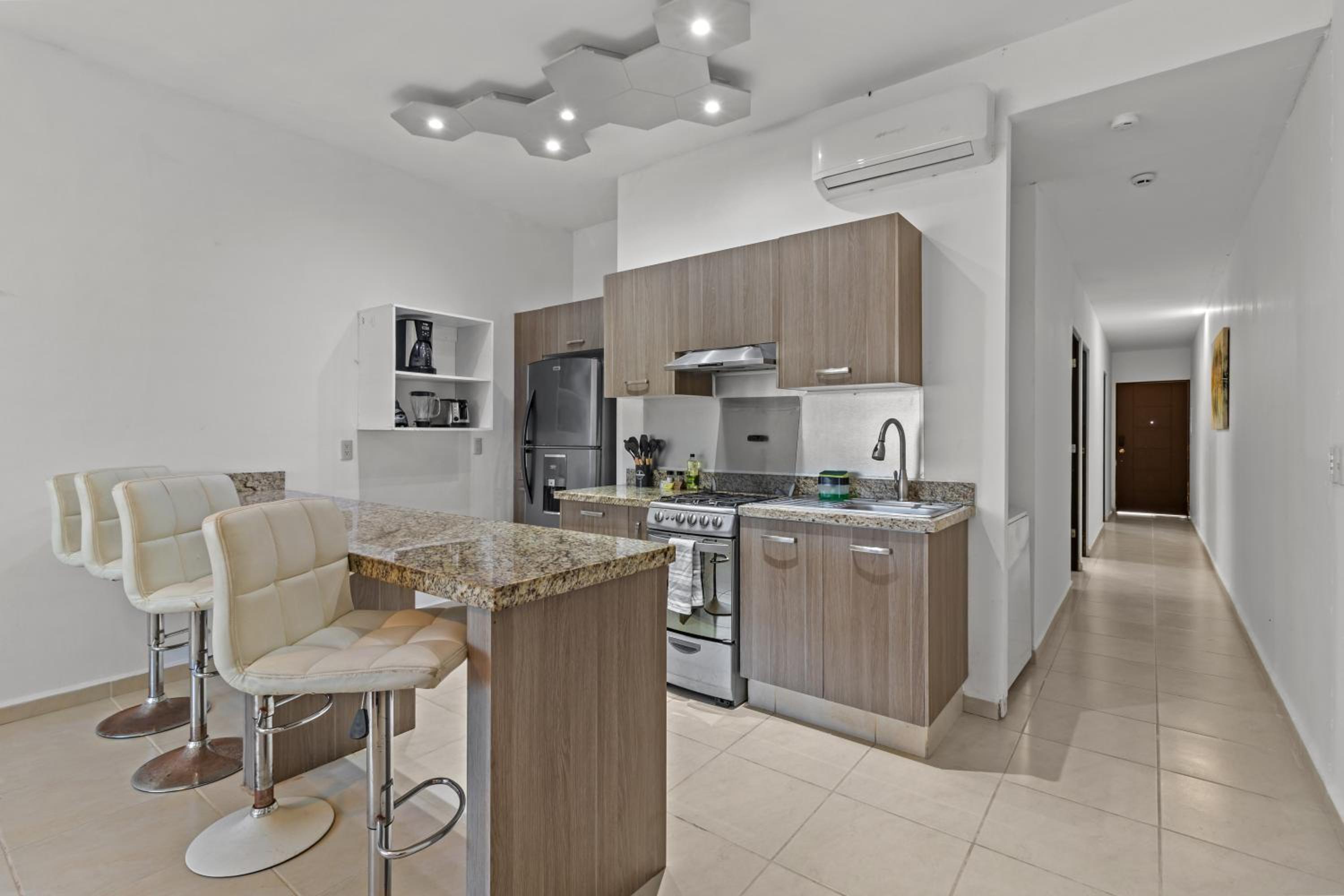 Lisboa Condominium - Modern Stay in Versalles