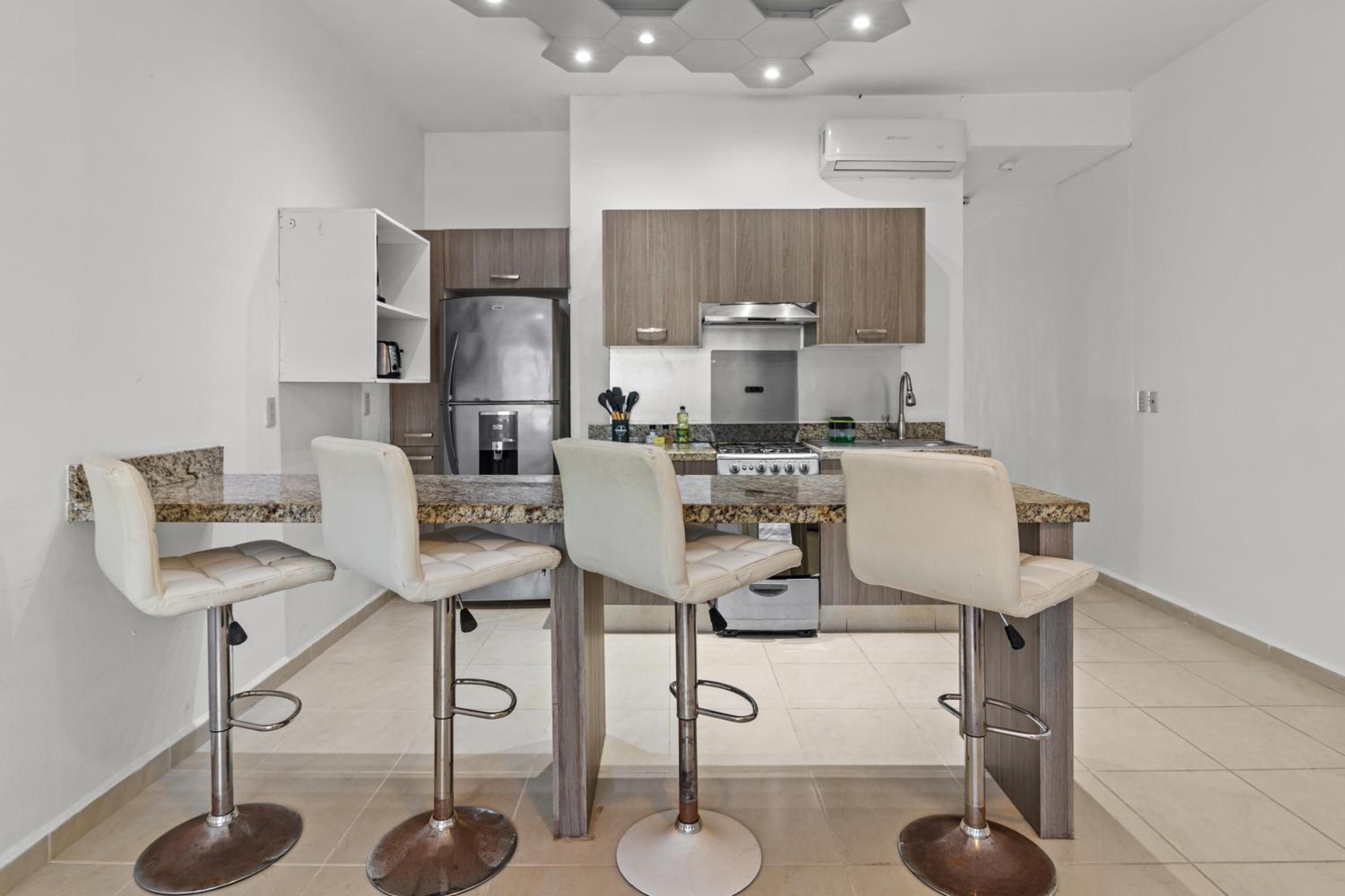 Lisboa Condominium - Modern Stay in Versalles