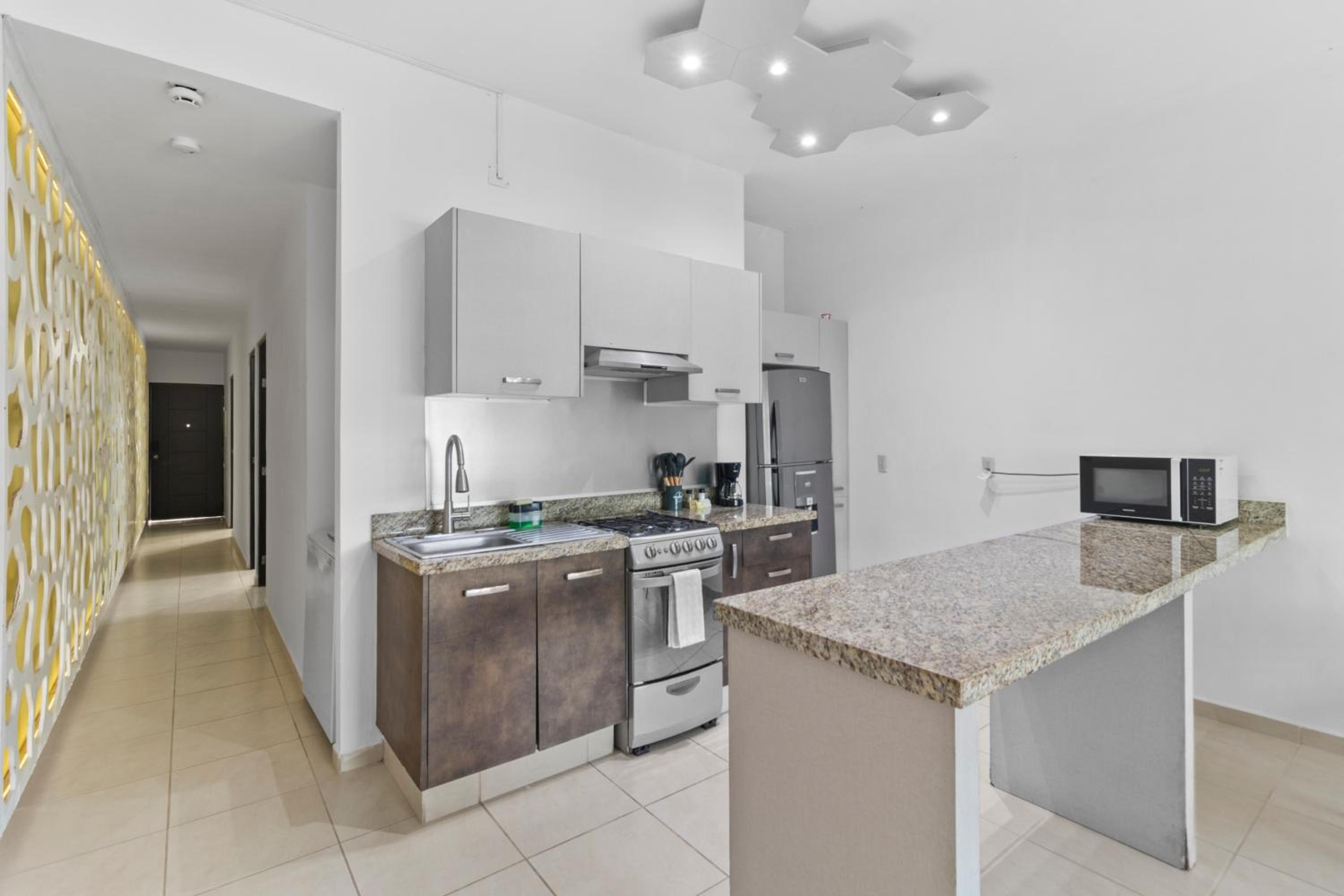 Lisboa Condominium - Modern Stay in Versalles