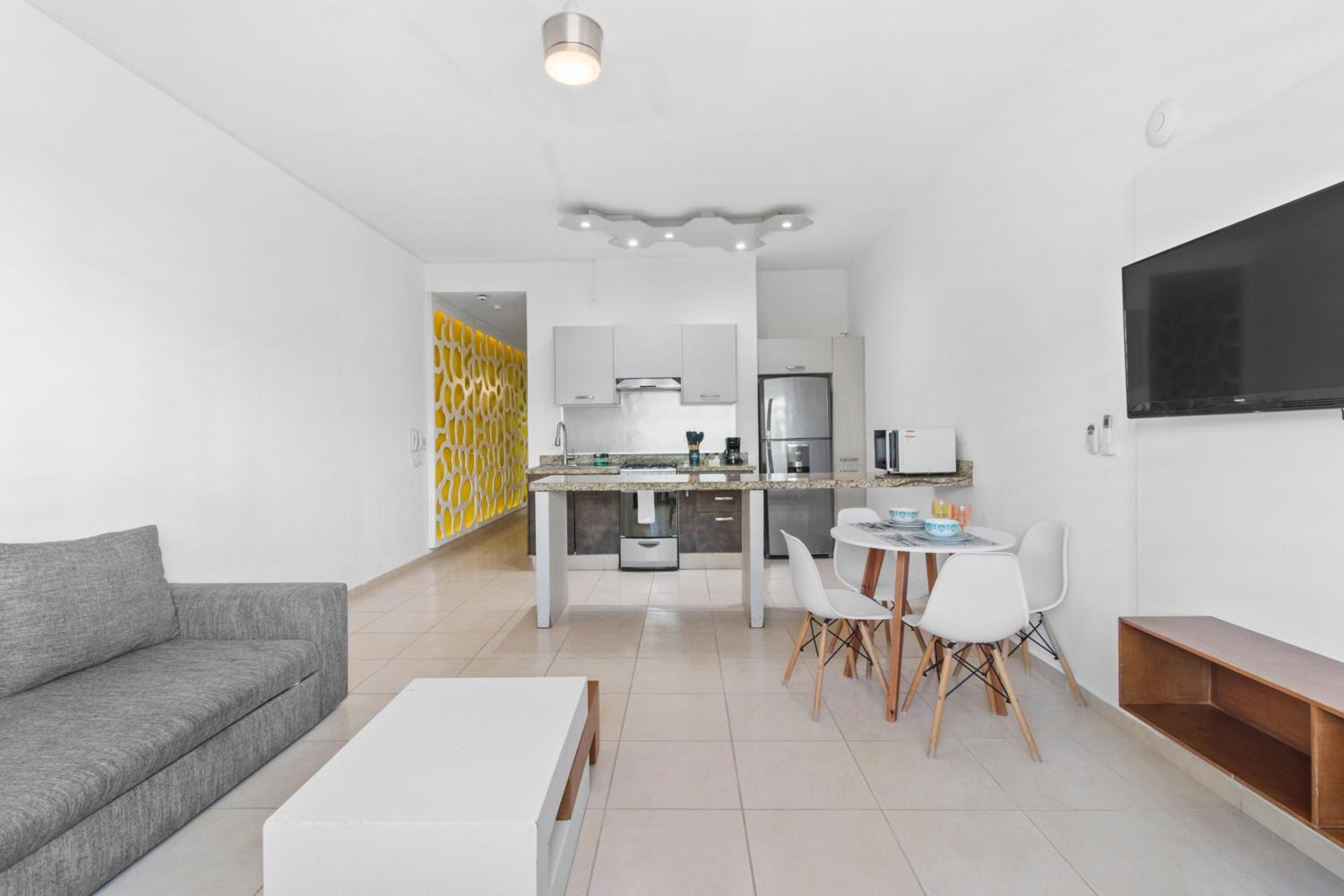Lisboa Condominium - Modern Stay in Versalles