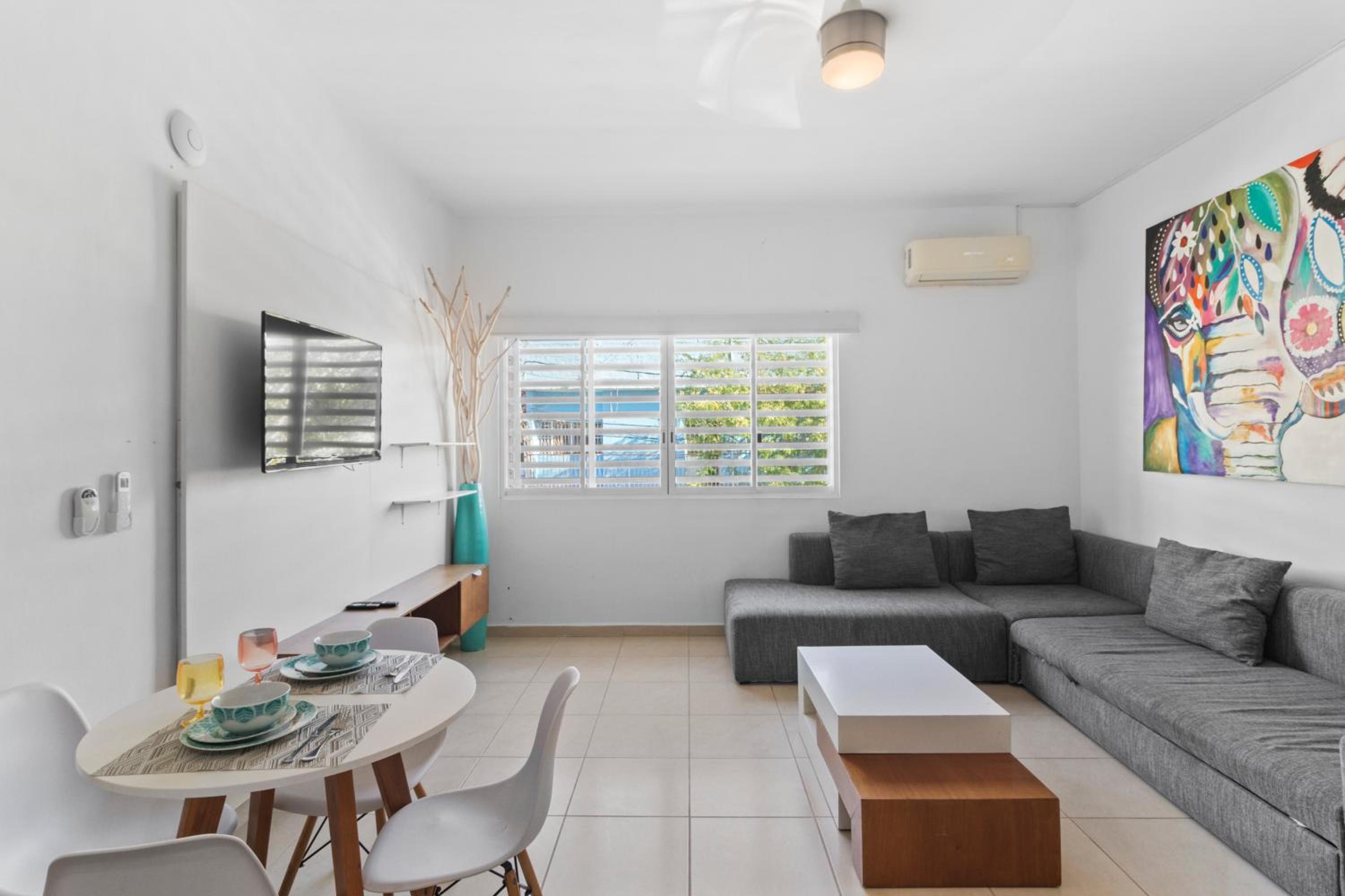 Lisboa Condominium - Modern Stay in Versalles