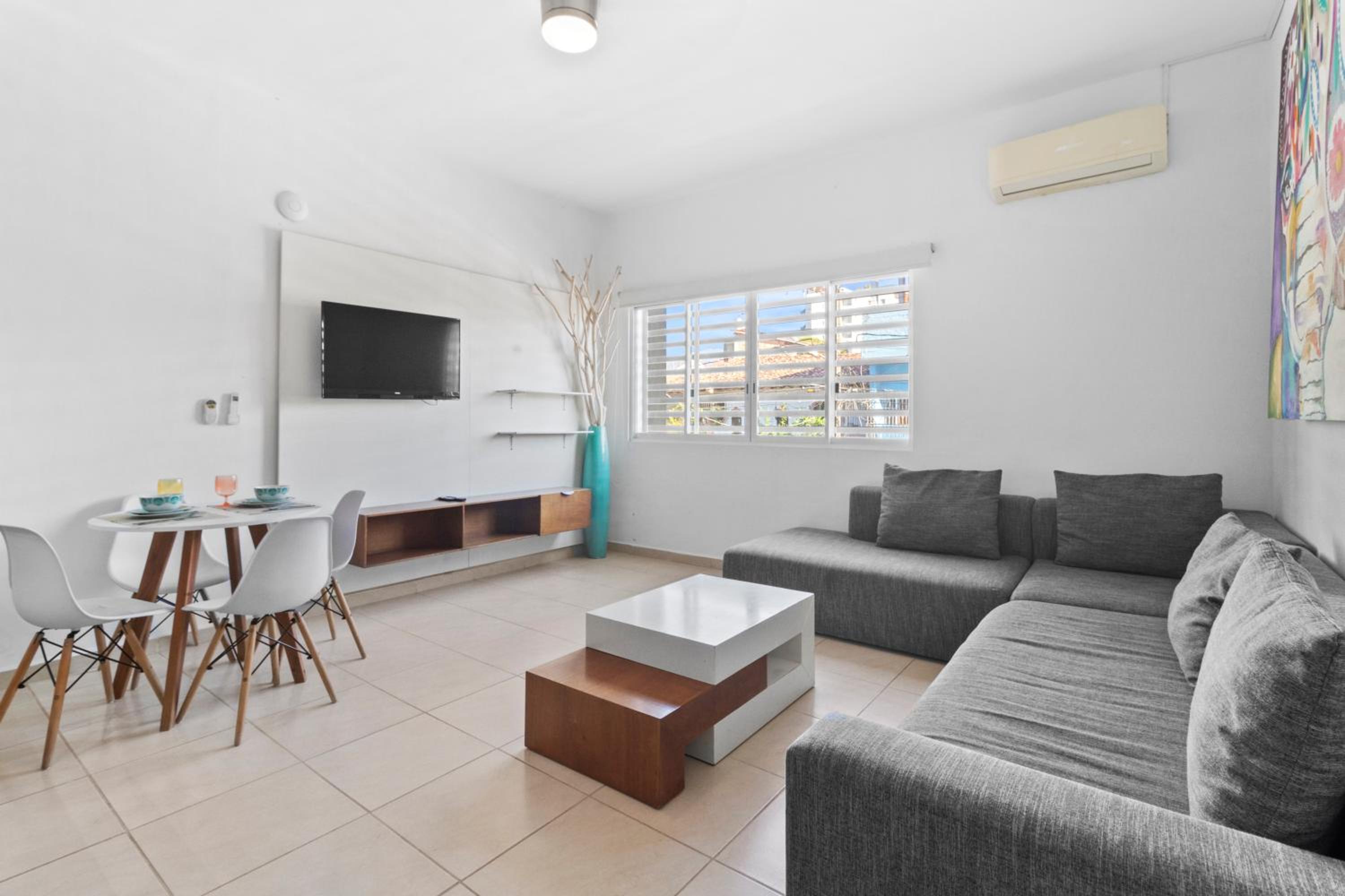 Lisboa Condominium - Modern Stay in Versalles