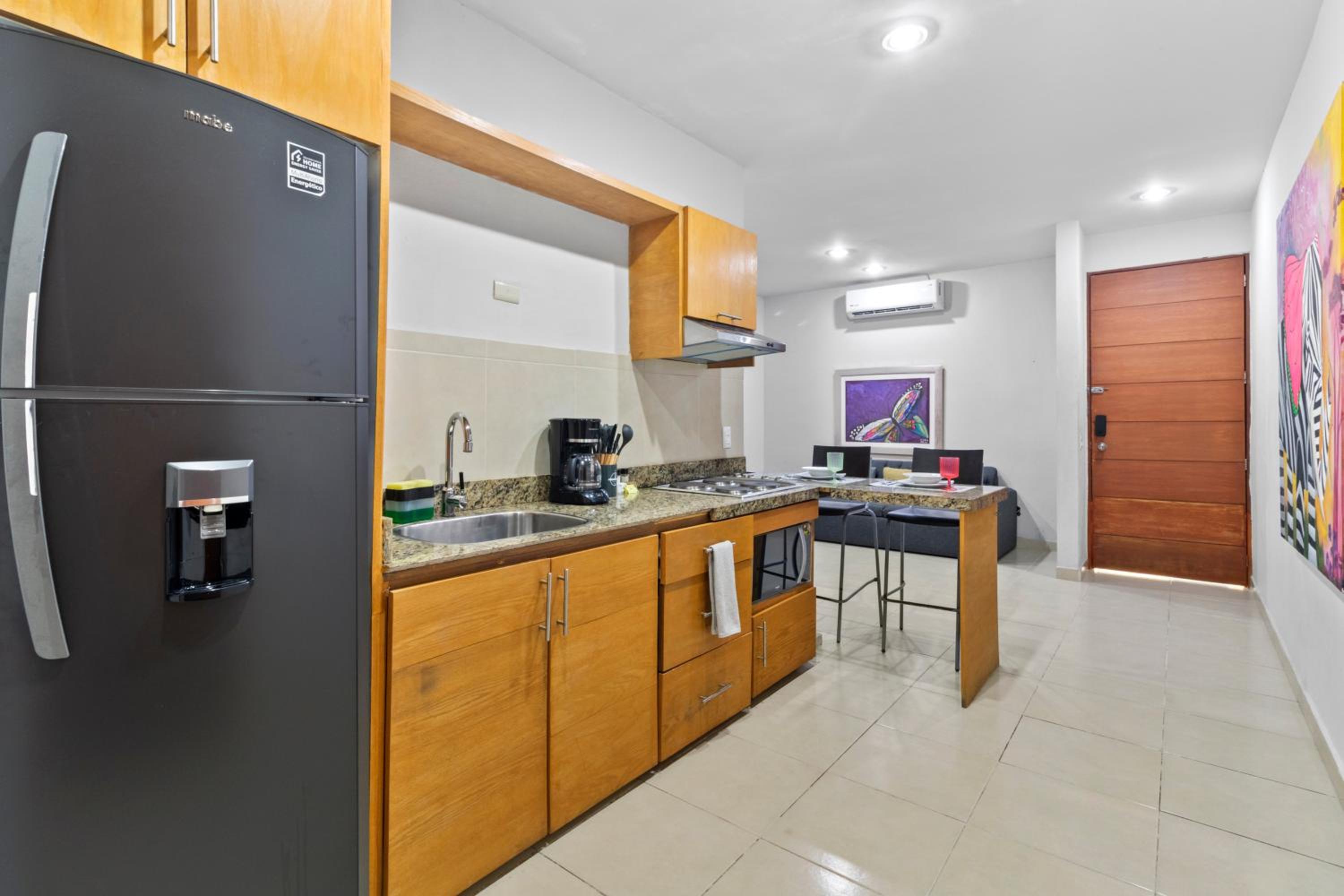 Lisboa Condominium - Modern Stay in Versalles