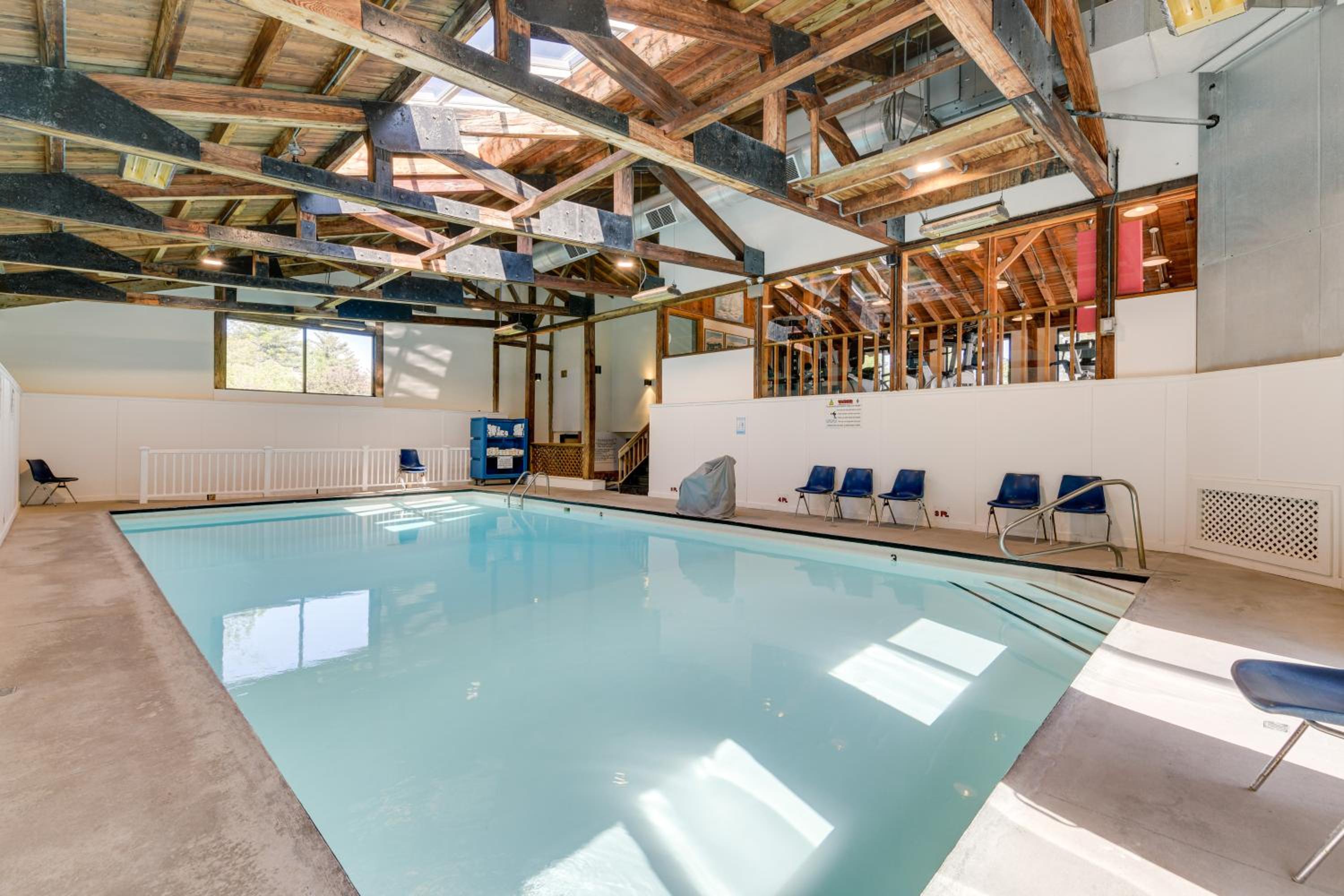 Fully Renovated! Luxe Ski Condo Near Stowe Mtn
