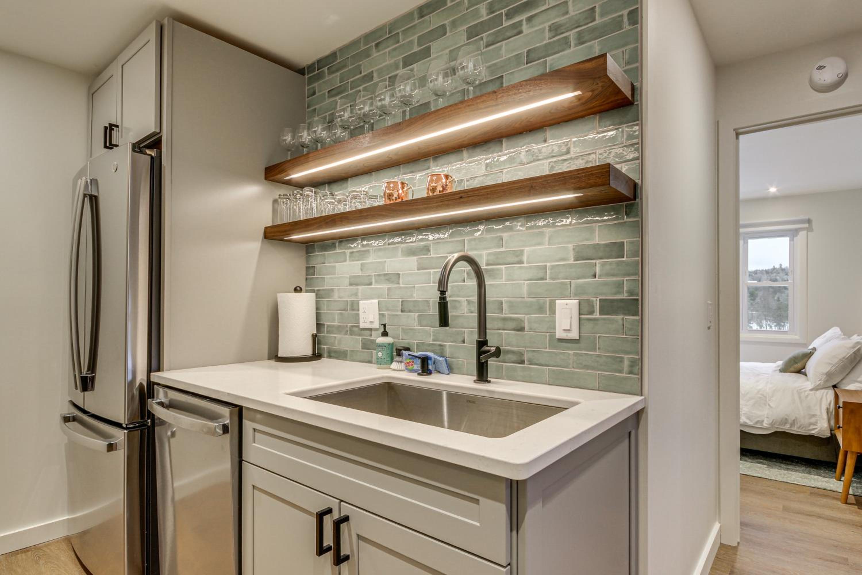 Fully Renovated! Luxe Ski Condo Near Stowe Mtn
