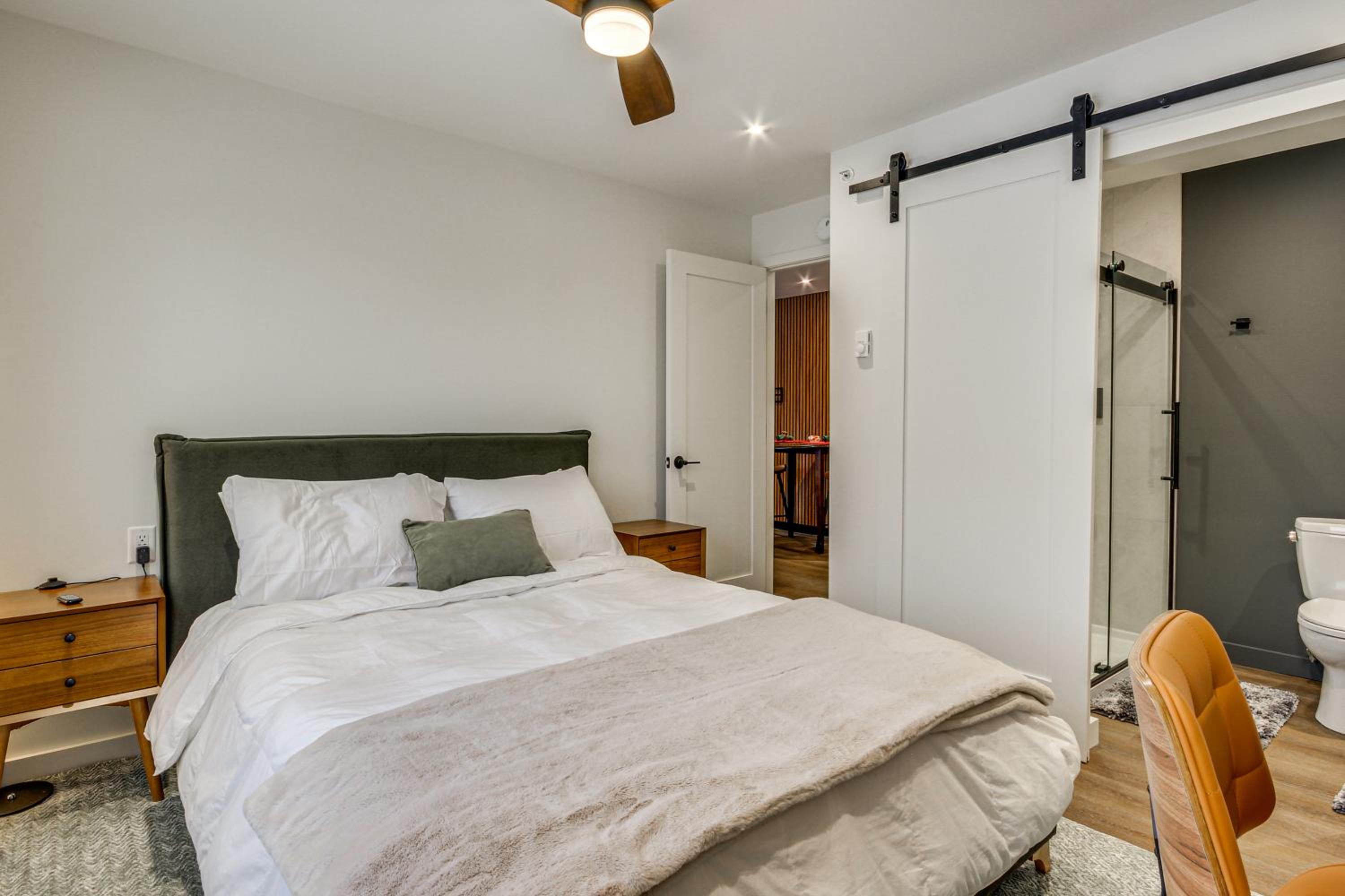Fully Renovated! Luxe Ski Condo Near Stowe Mtn