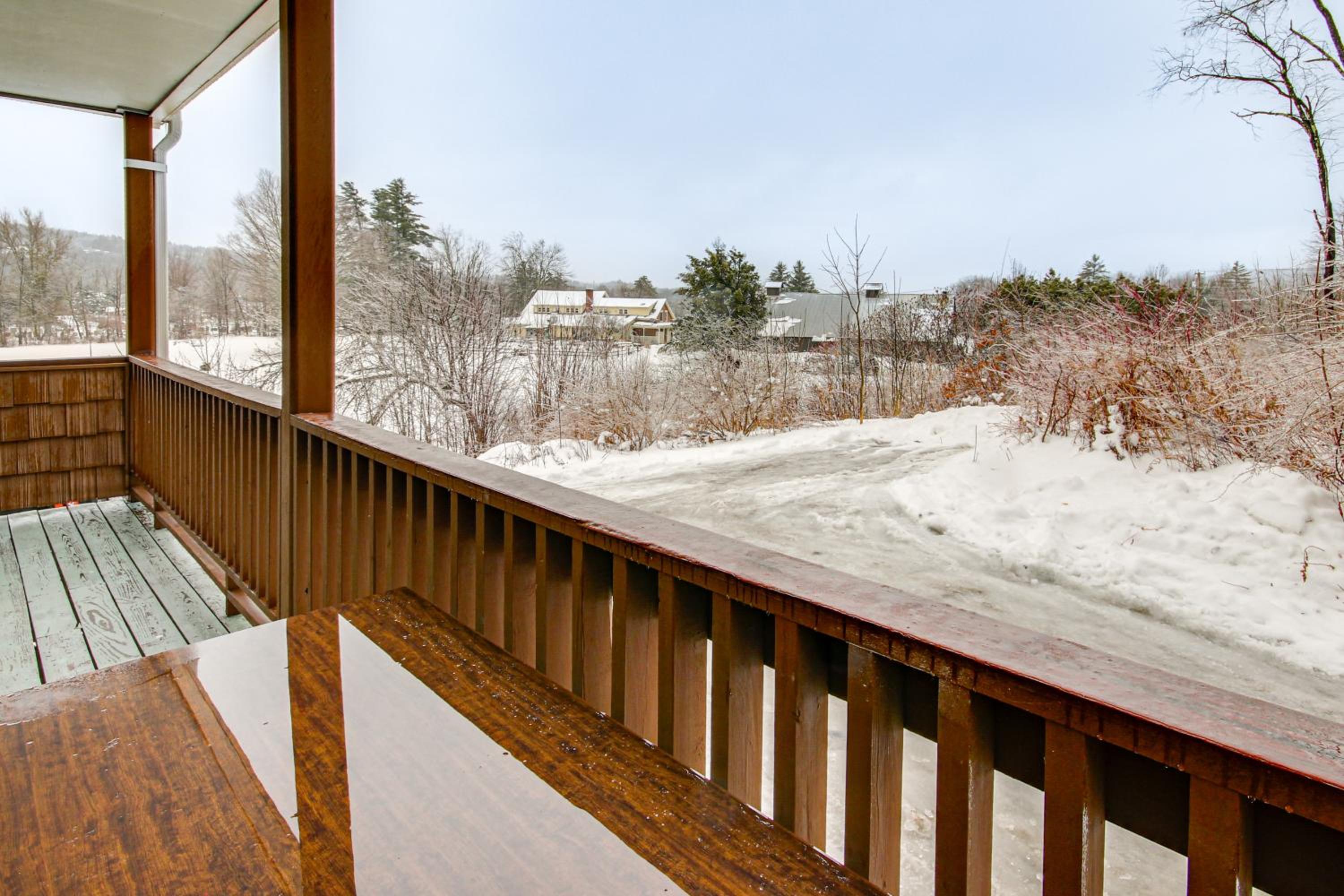 Fully Renovated! Luxe Ski Condo Near Stowe Mtn