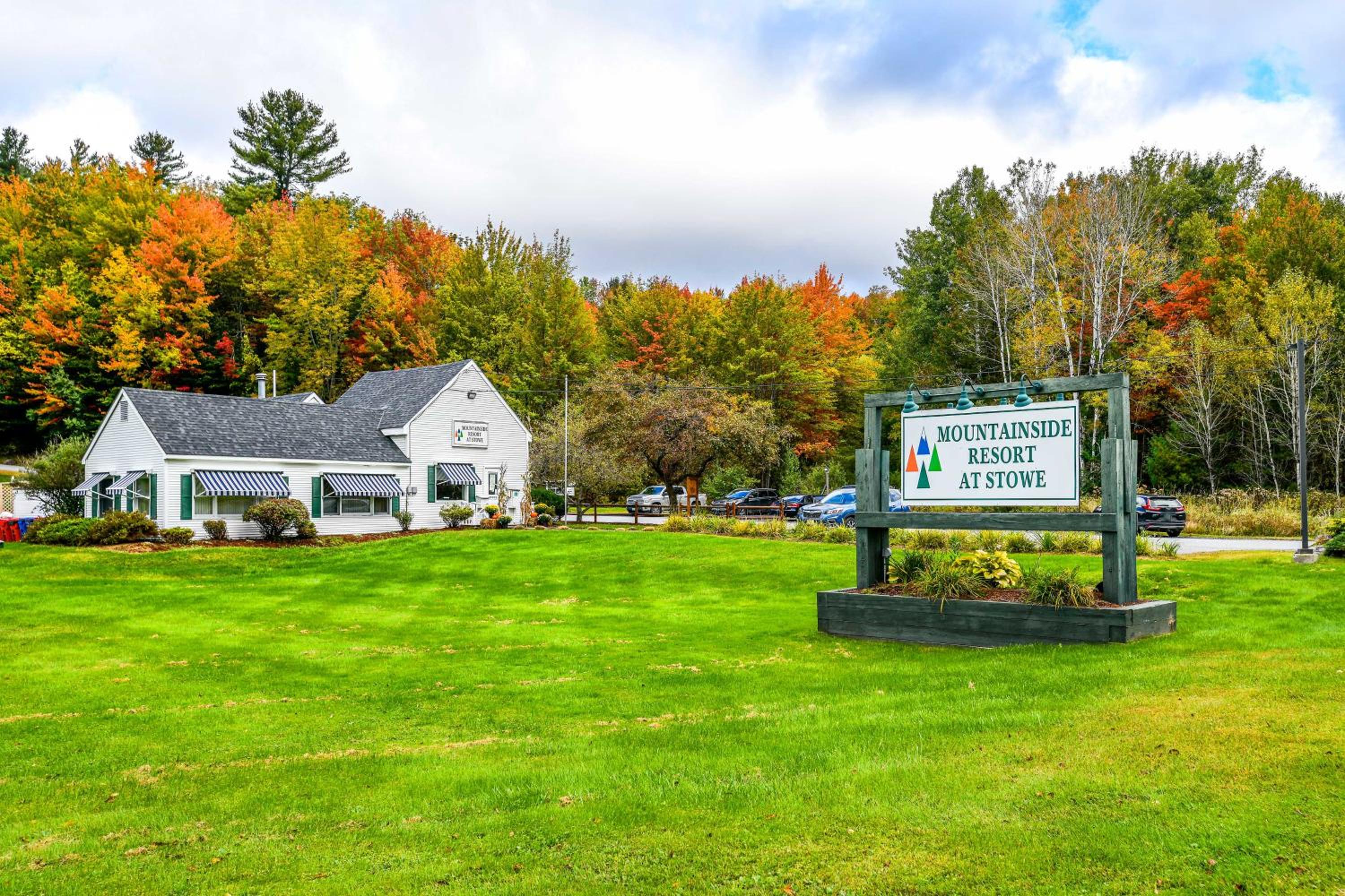 Fully Renovated! Luxe Ski Condo Near Stowe Mtn