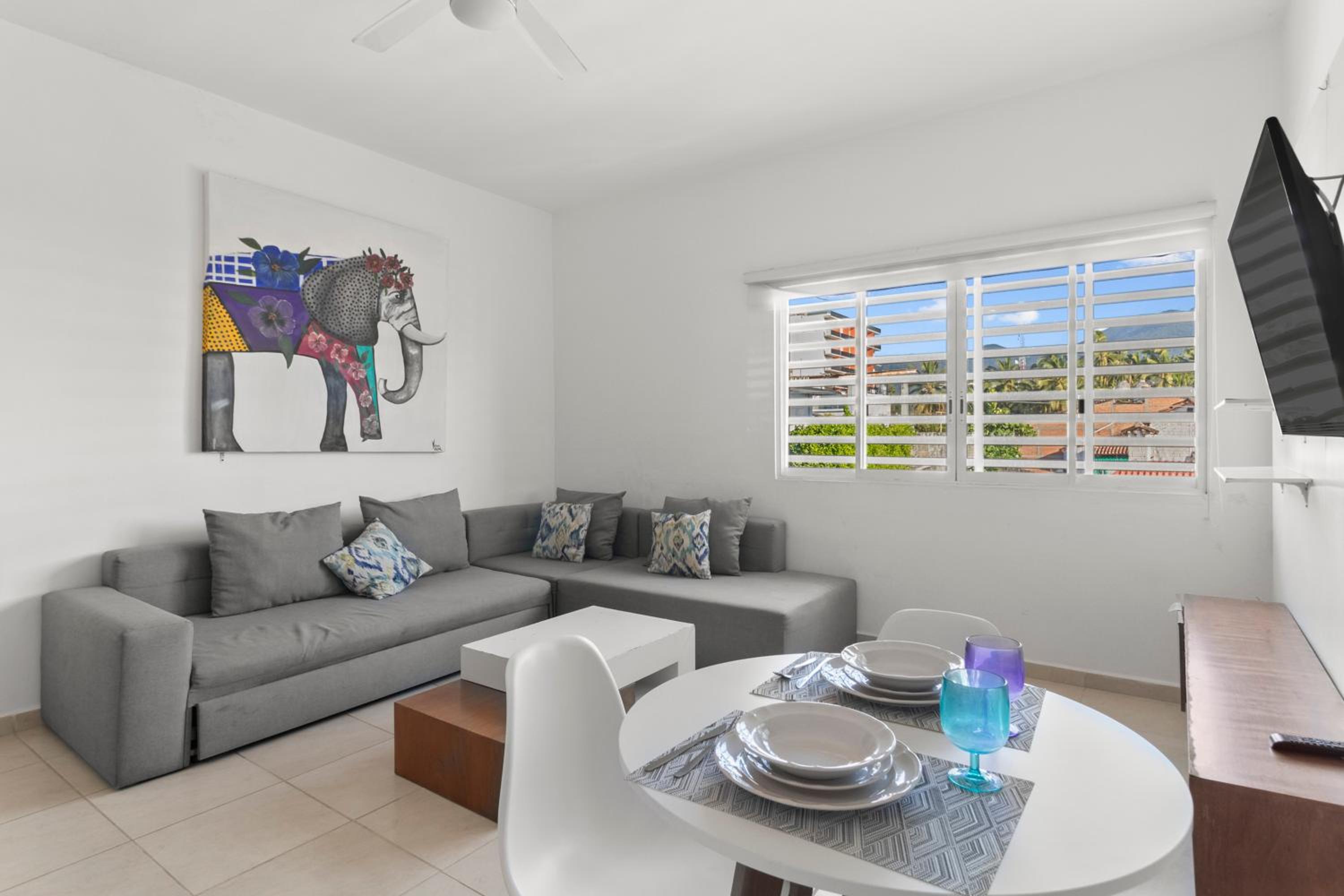 Lisboa Condominium - Modern Stay in Versalles
