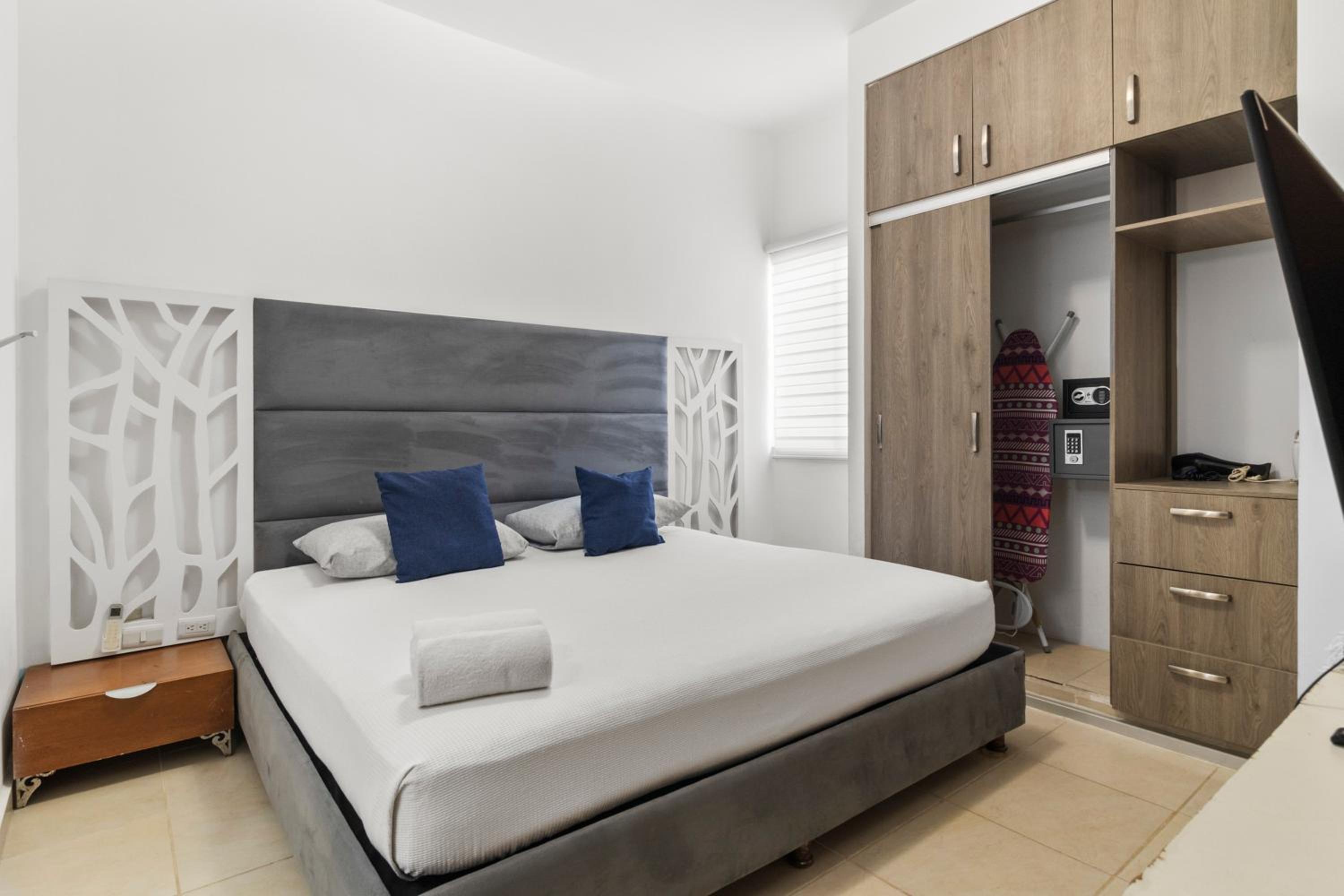 Lisboa Condominium - Modern Stay in Versalles