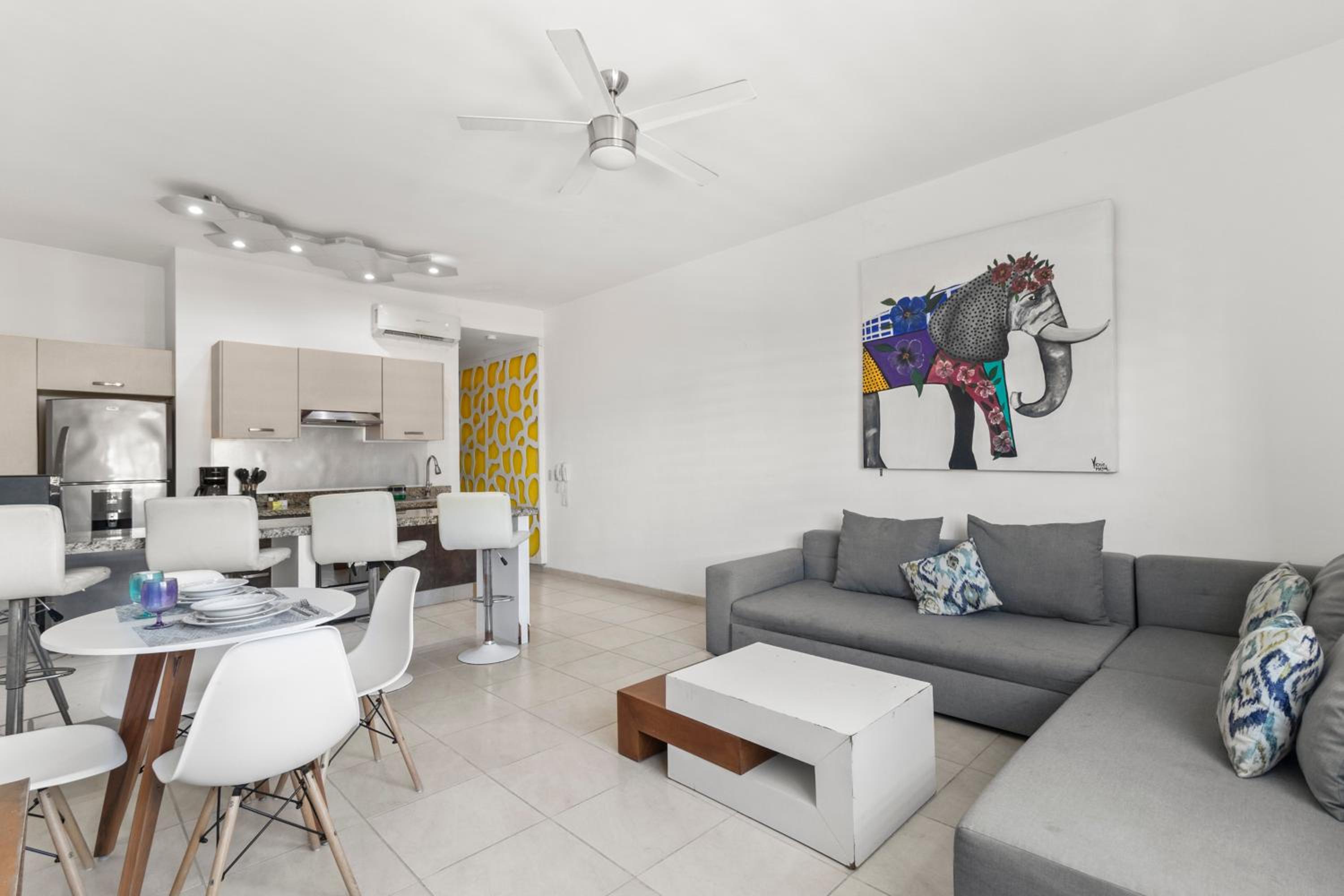Lisboa Condominium - Modern Stay in Versalles