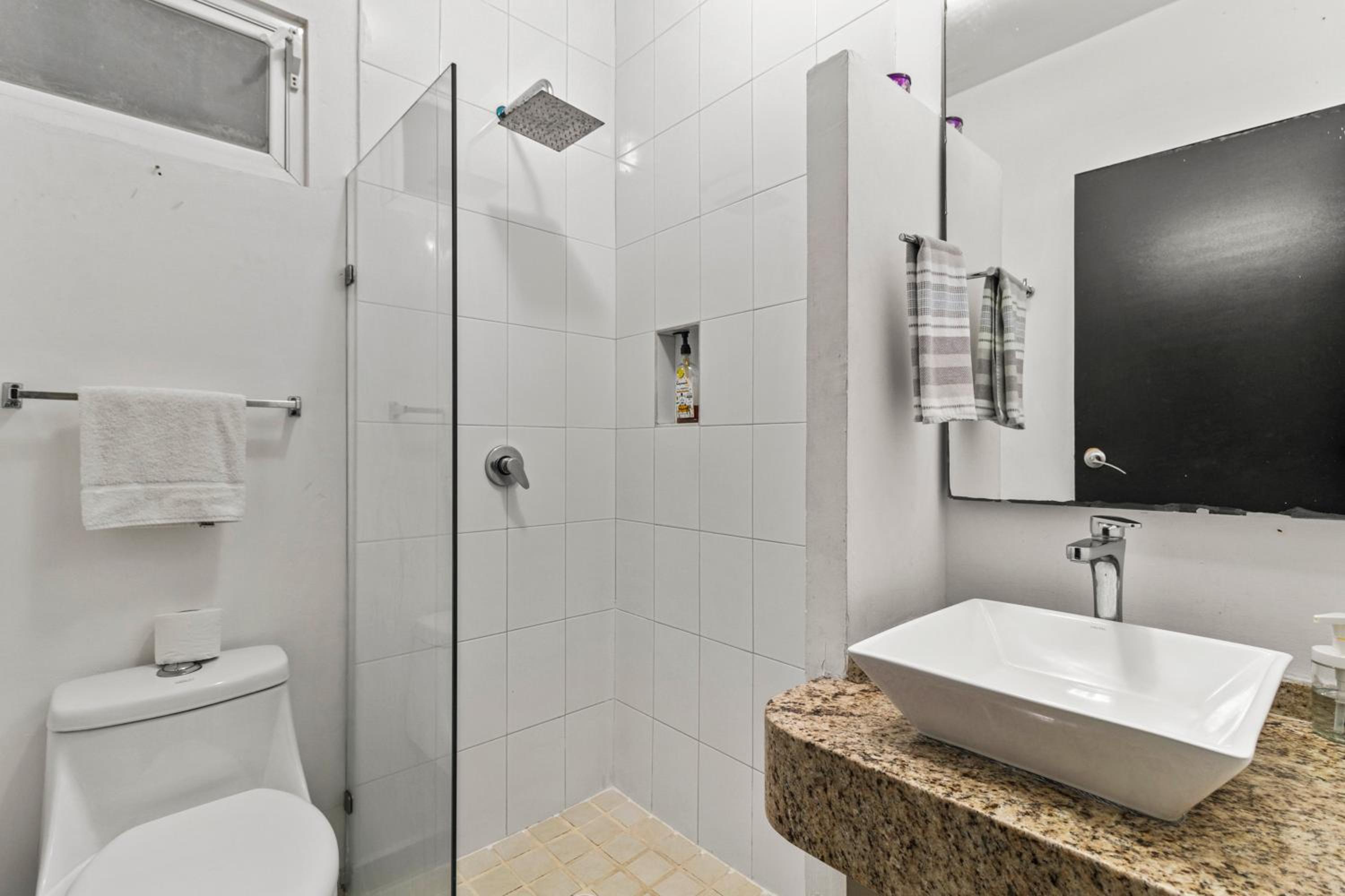Lisboa Condominium - Modern Stay in Versalles