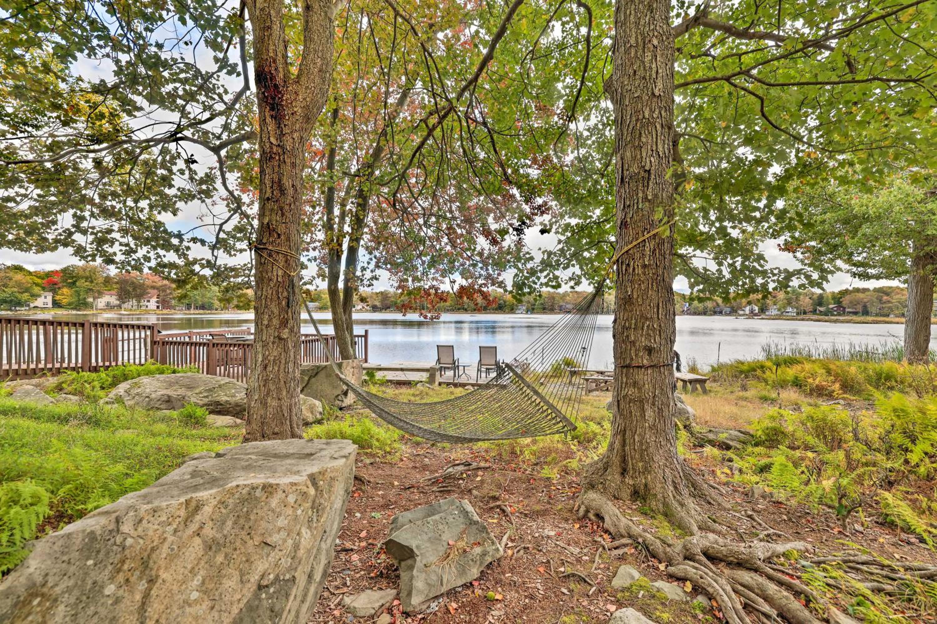 Pool, Beach and Lake Access Poconos Cabin Escape!