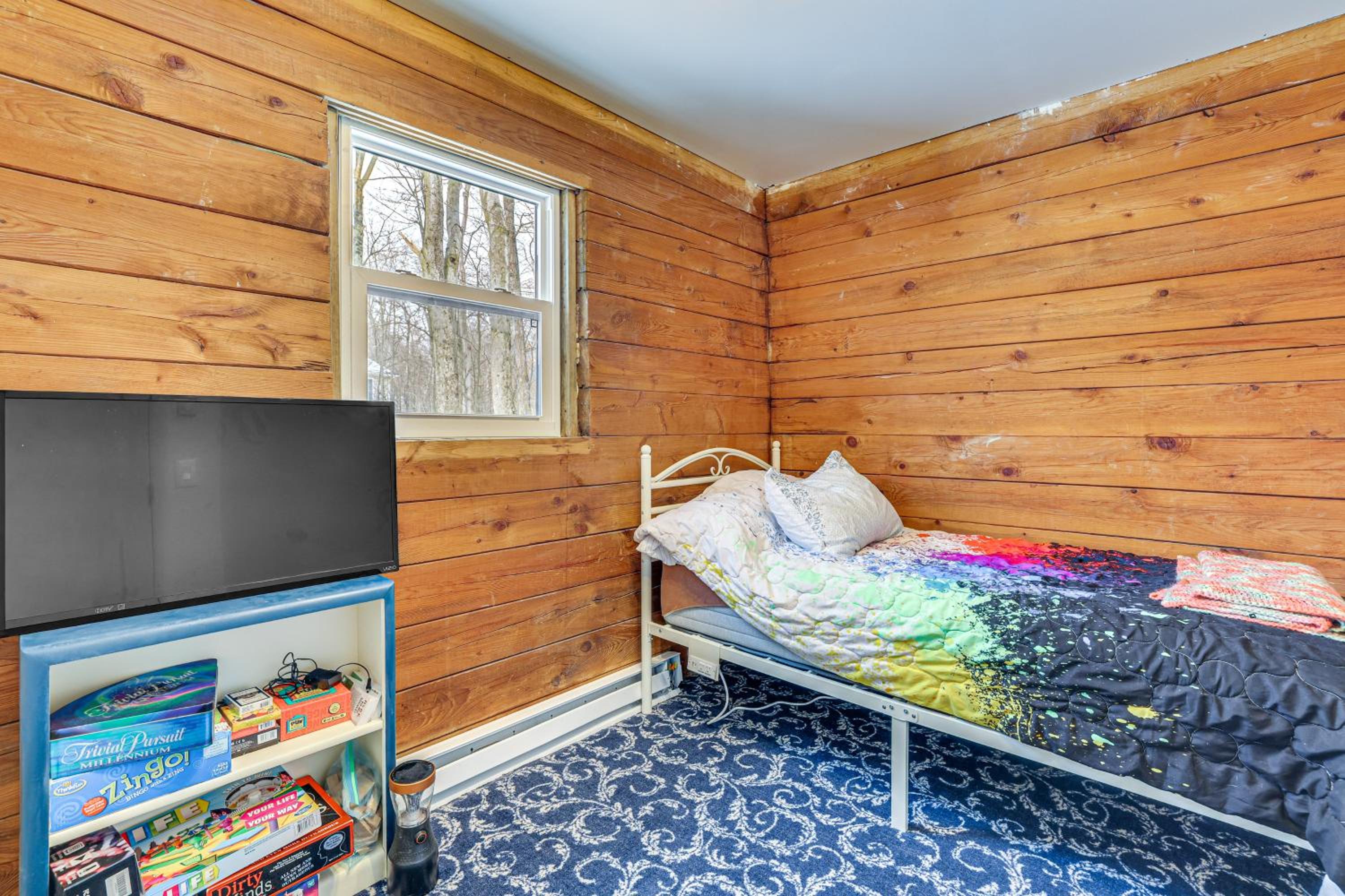 Pool, Beach and Lake Access Poconos Cabin Escape!