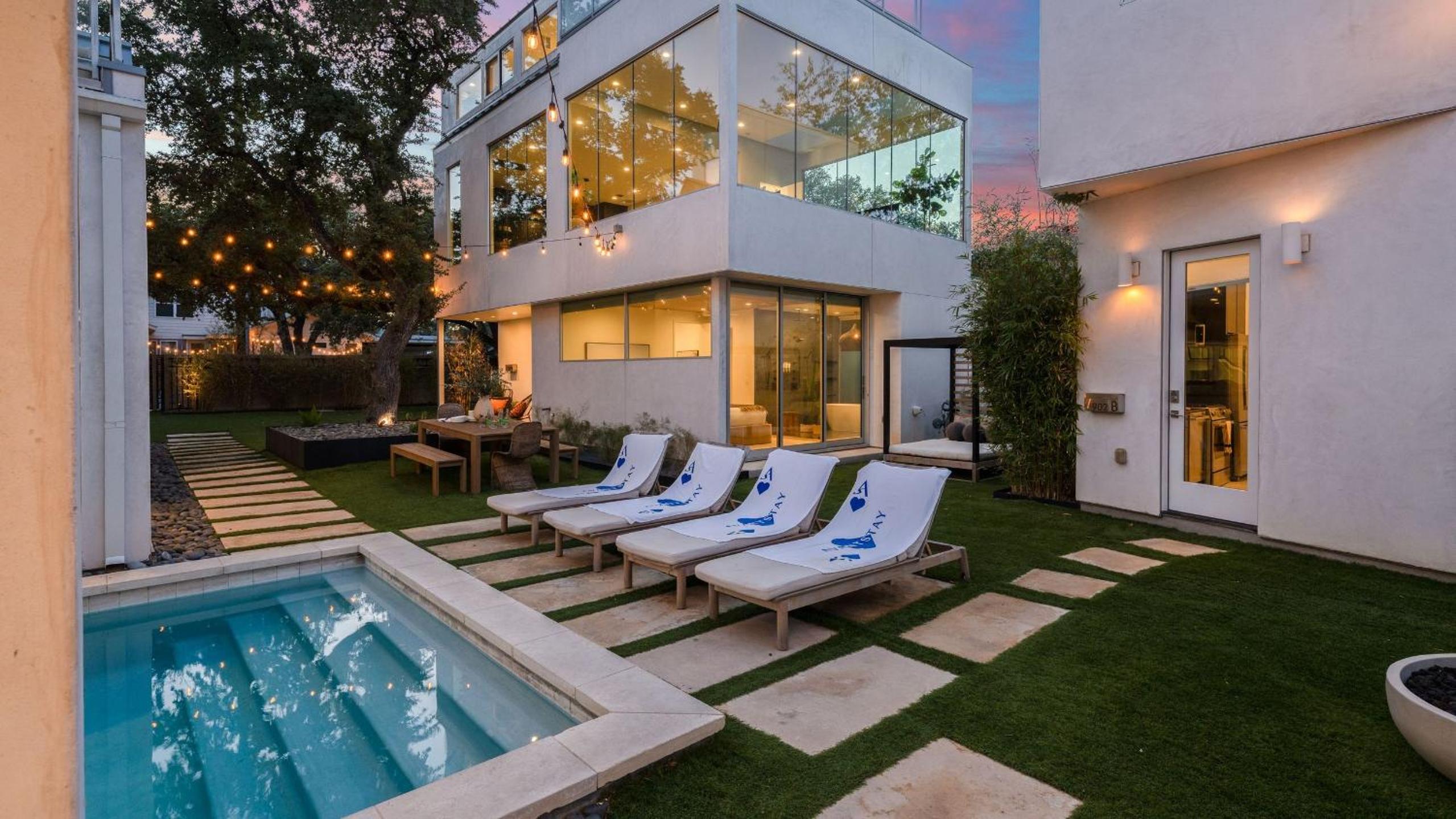 Luxe 6BDR Retreat w Putting Green Game Room Bouldin Collective by AvantStay