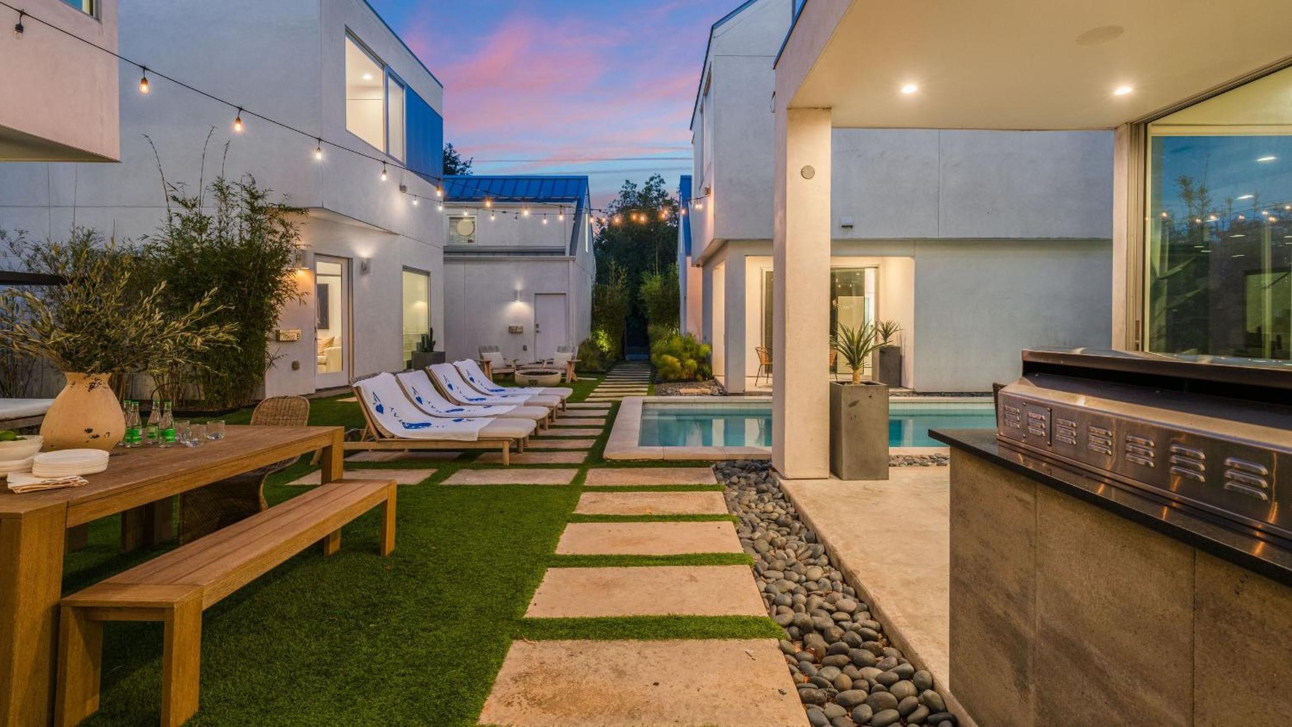 Luxe 6BDR Retreat w Putting Green Game Room Bouldin Collective by AvantStay