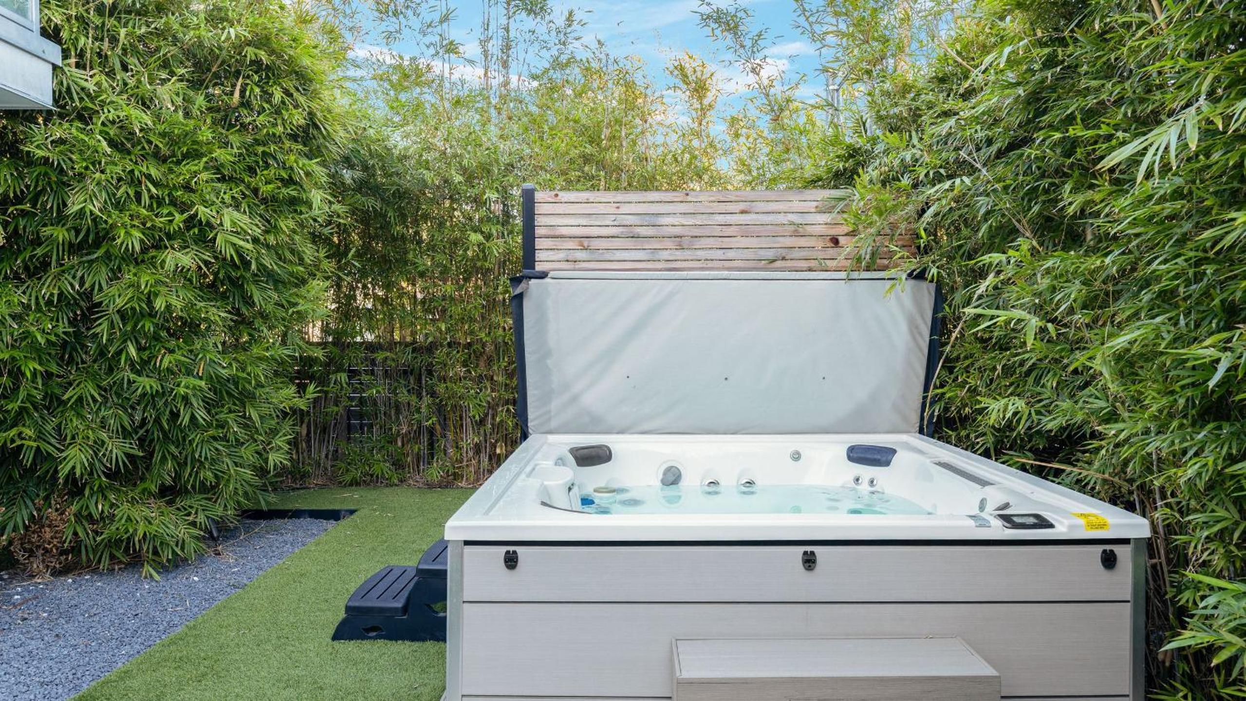 Luxe 9BDR Retreat w Putting Green Game Room Bouldin Collective by AvantStay