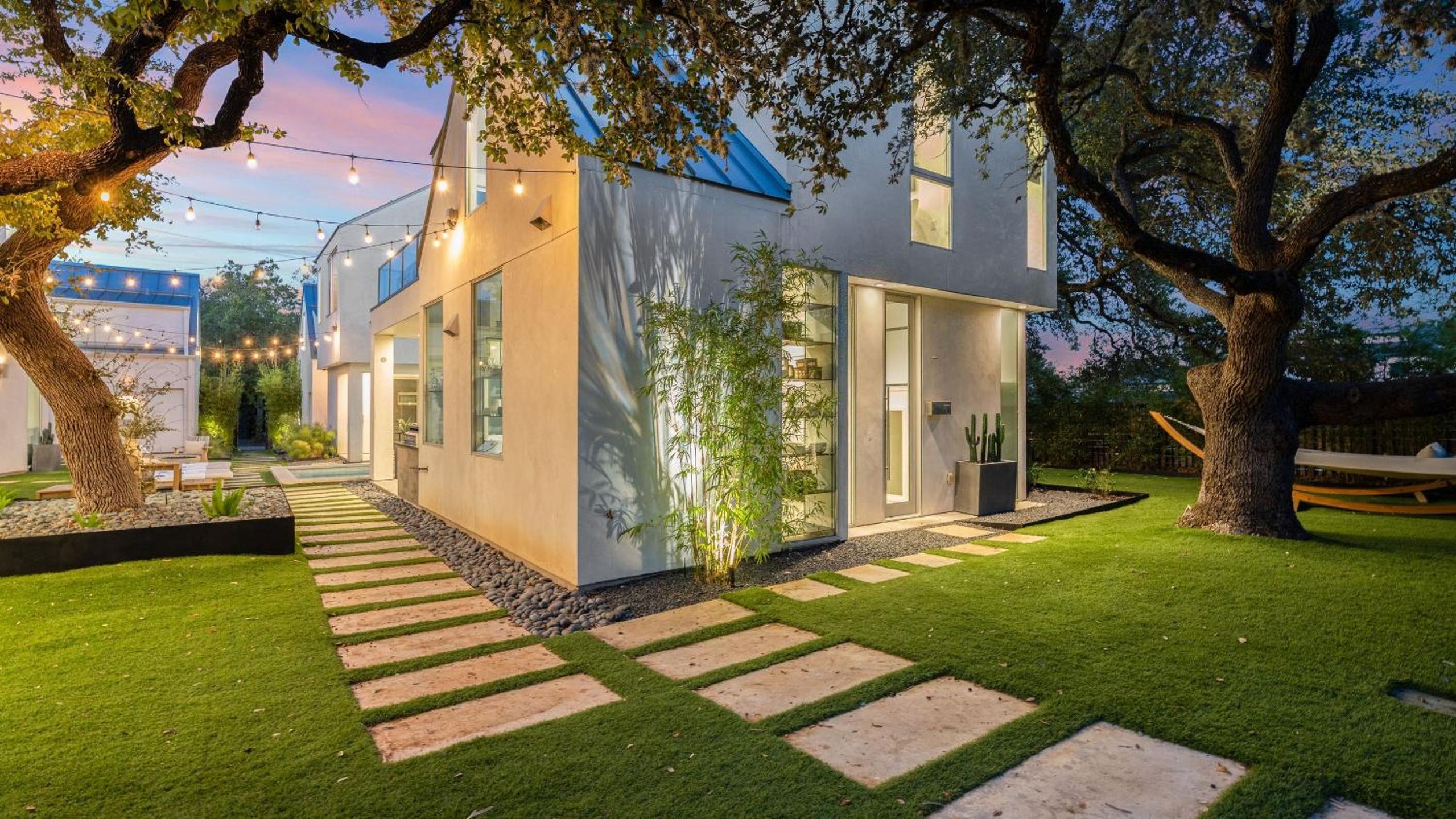 Luxe 9BDR Retreat w Putting Green Game Room Bouldin Collective by AvantStay