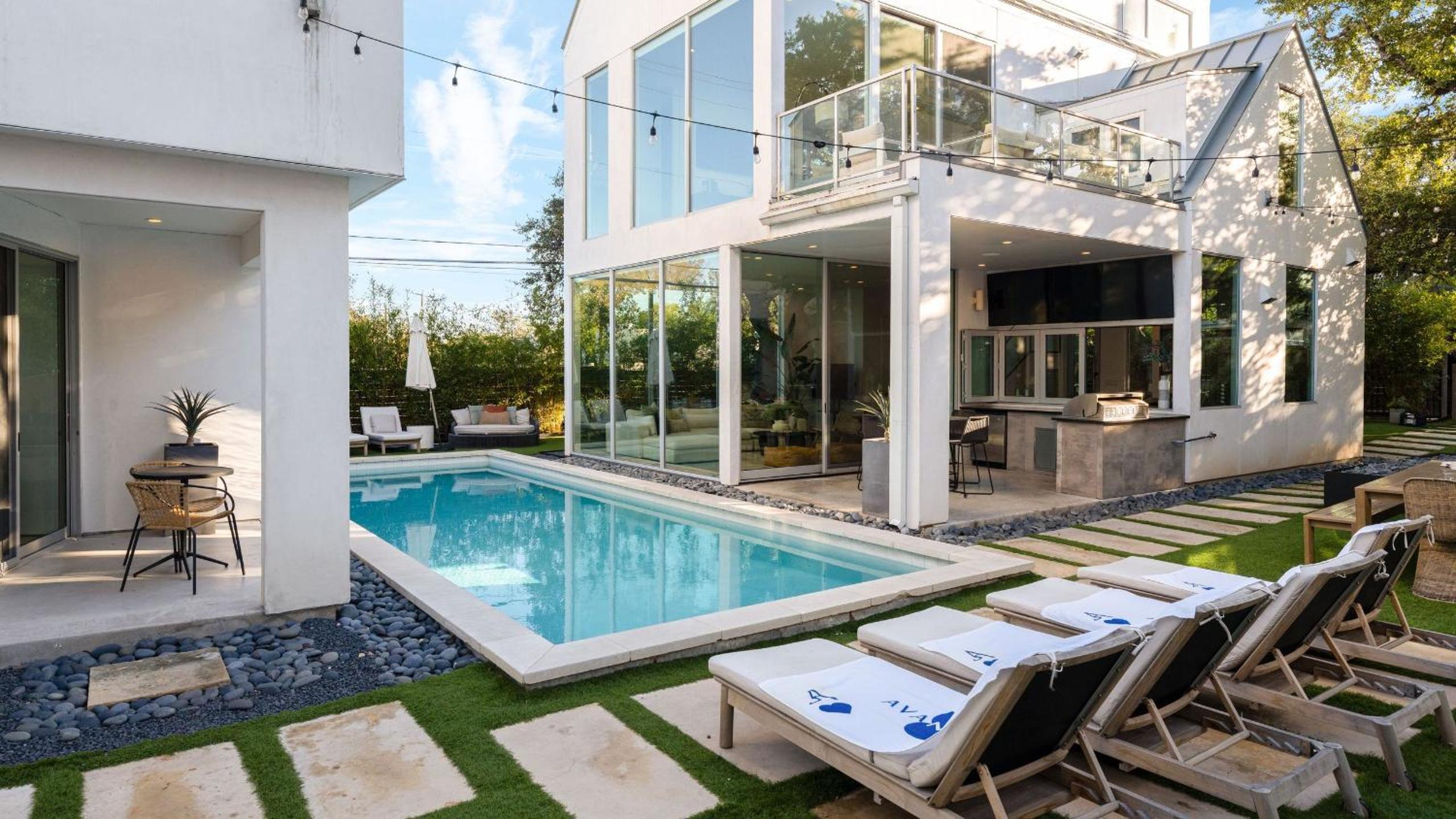 Luxe 11BDR w Putting Green Game Room Pool Bouldin Collective by AvantStay