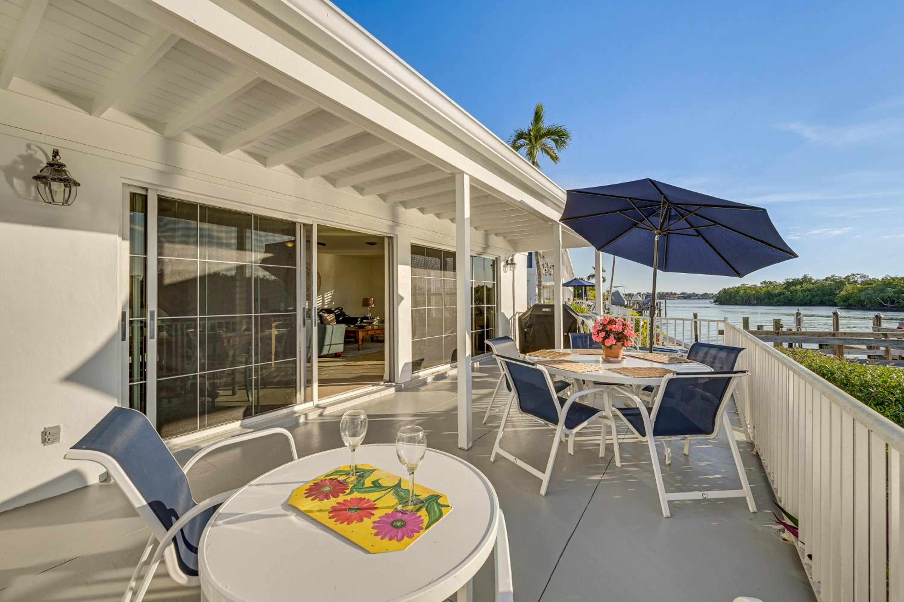 Dock and Pool Access Waterfront Marco Island Escape