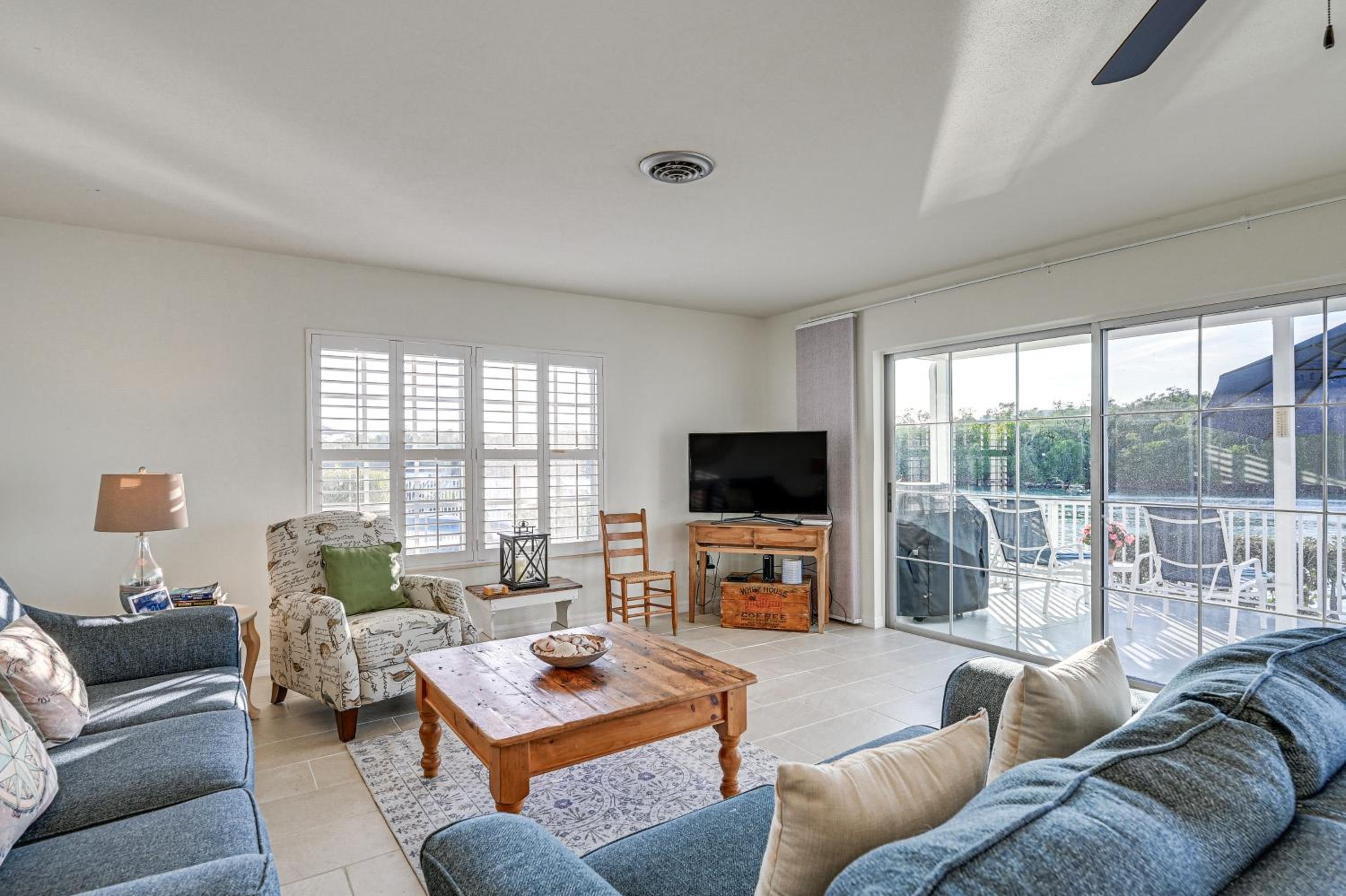 Dock and Pool Access Waterfront Marco Island Escape