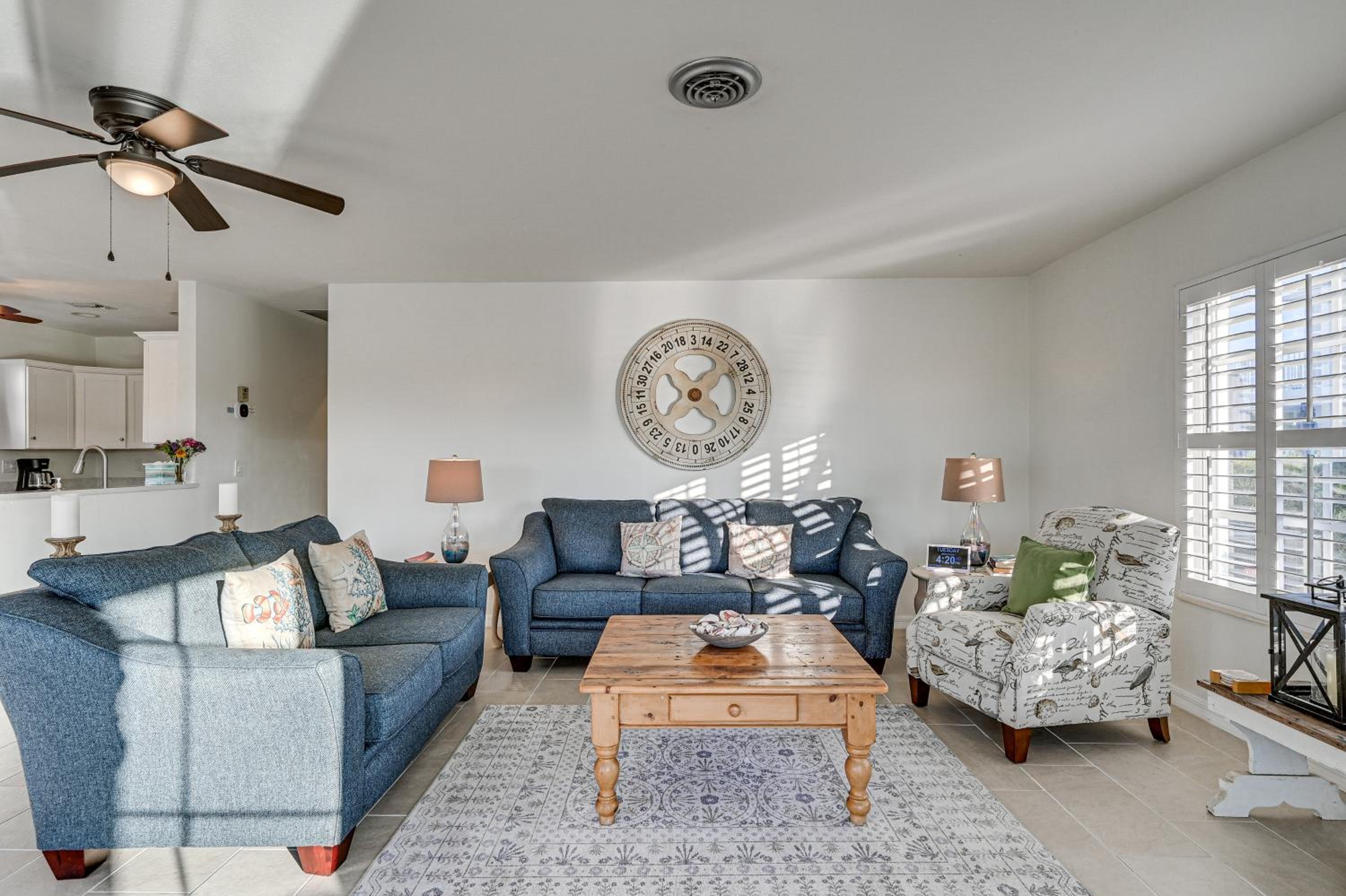 Dock and Pool Access Waterfront Marco Island Escape