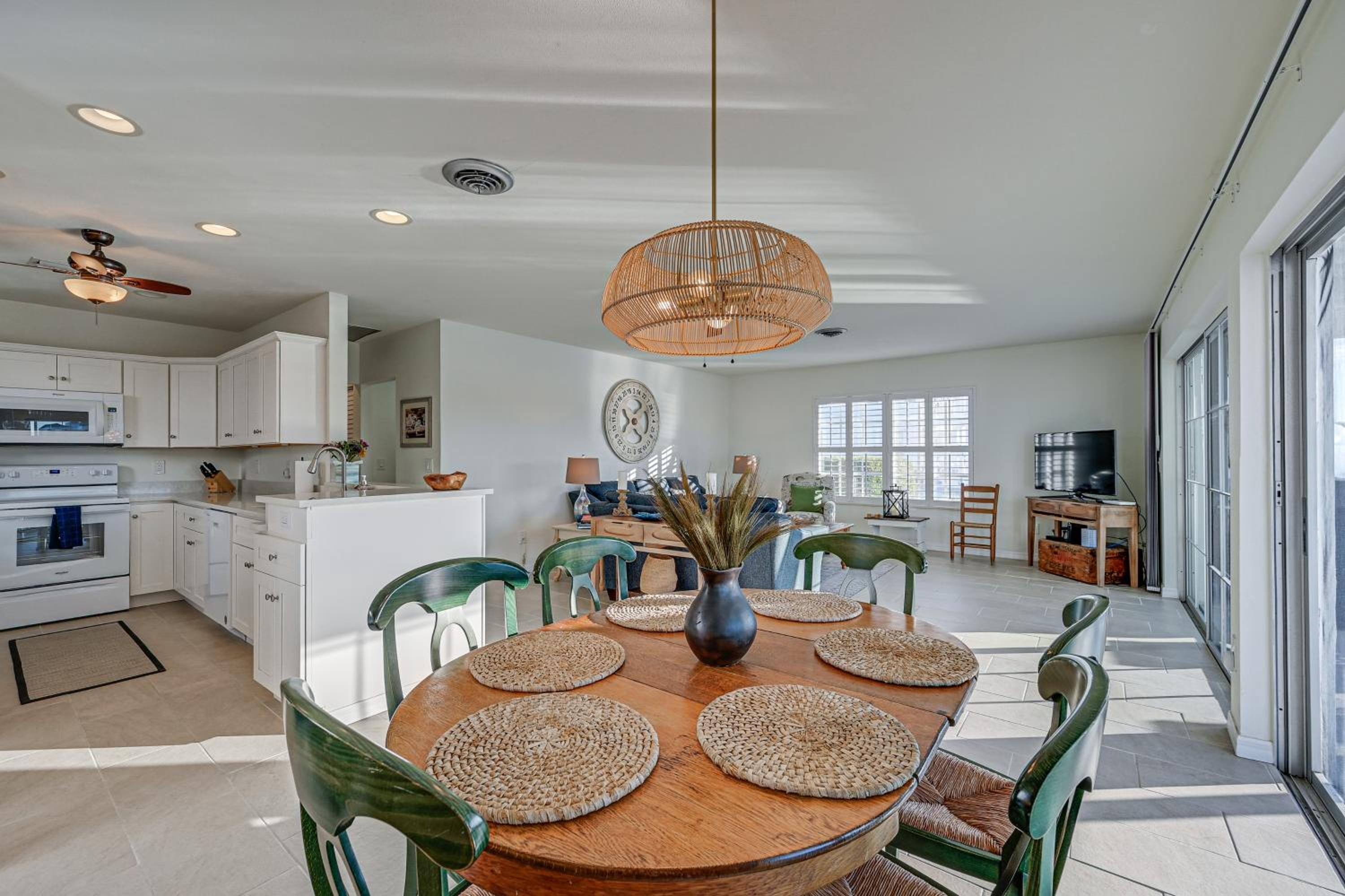 Dock and Pool Access Waterfront Marco Island Escape