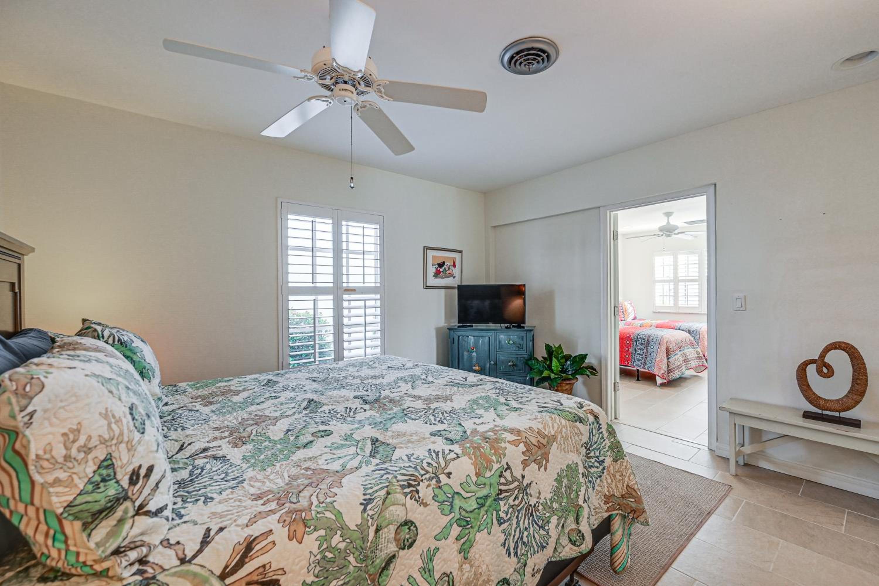 Dock and Pool Access Waterfront Marco Island Escape