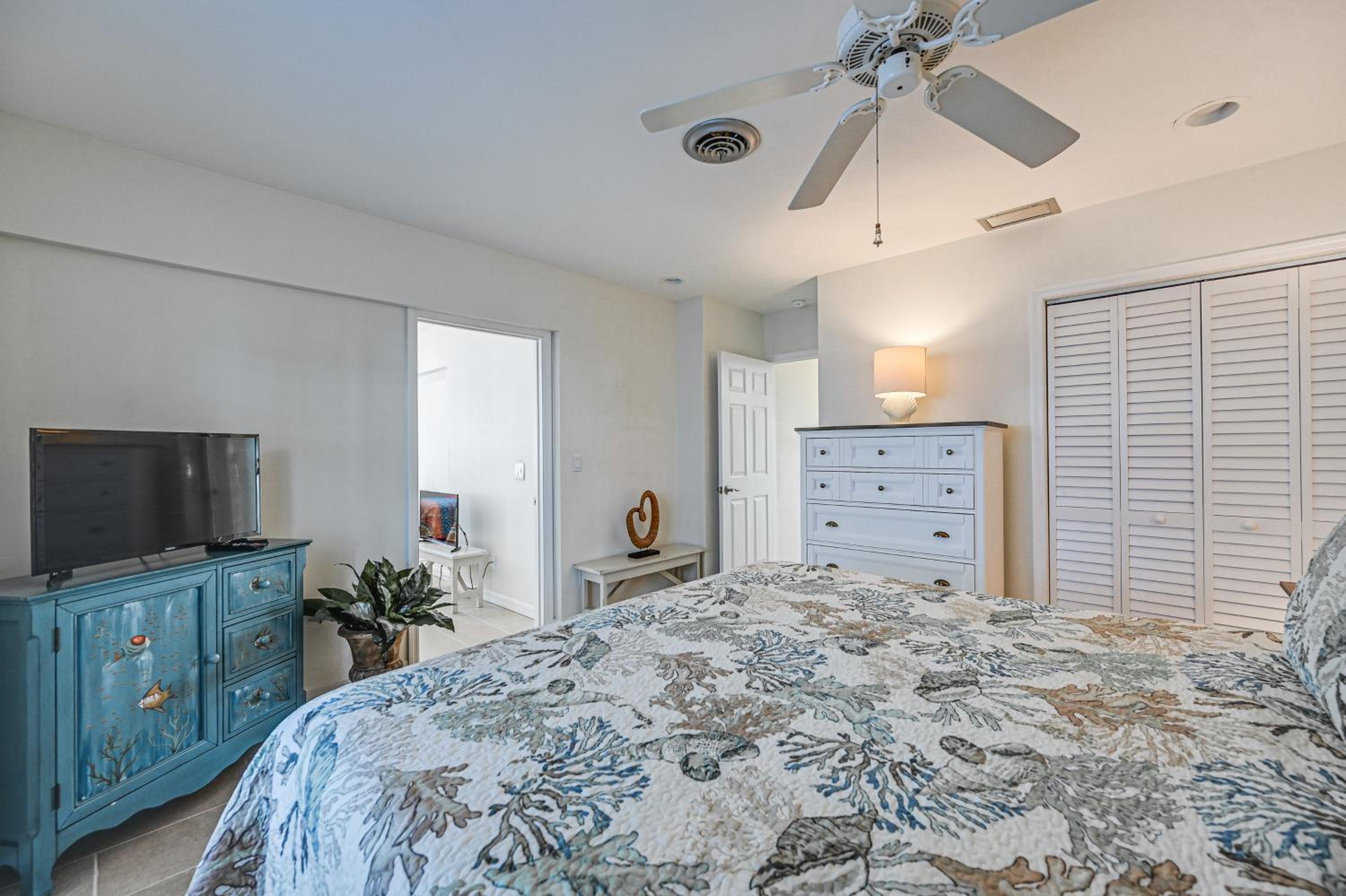 Dock and Pool Access Waterfront Marco Island Escape