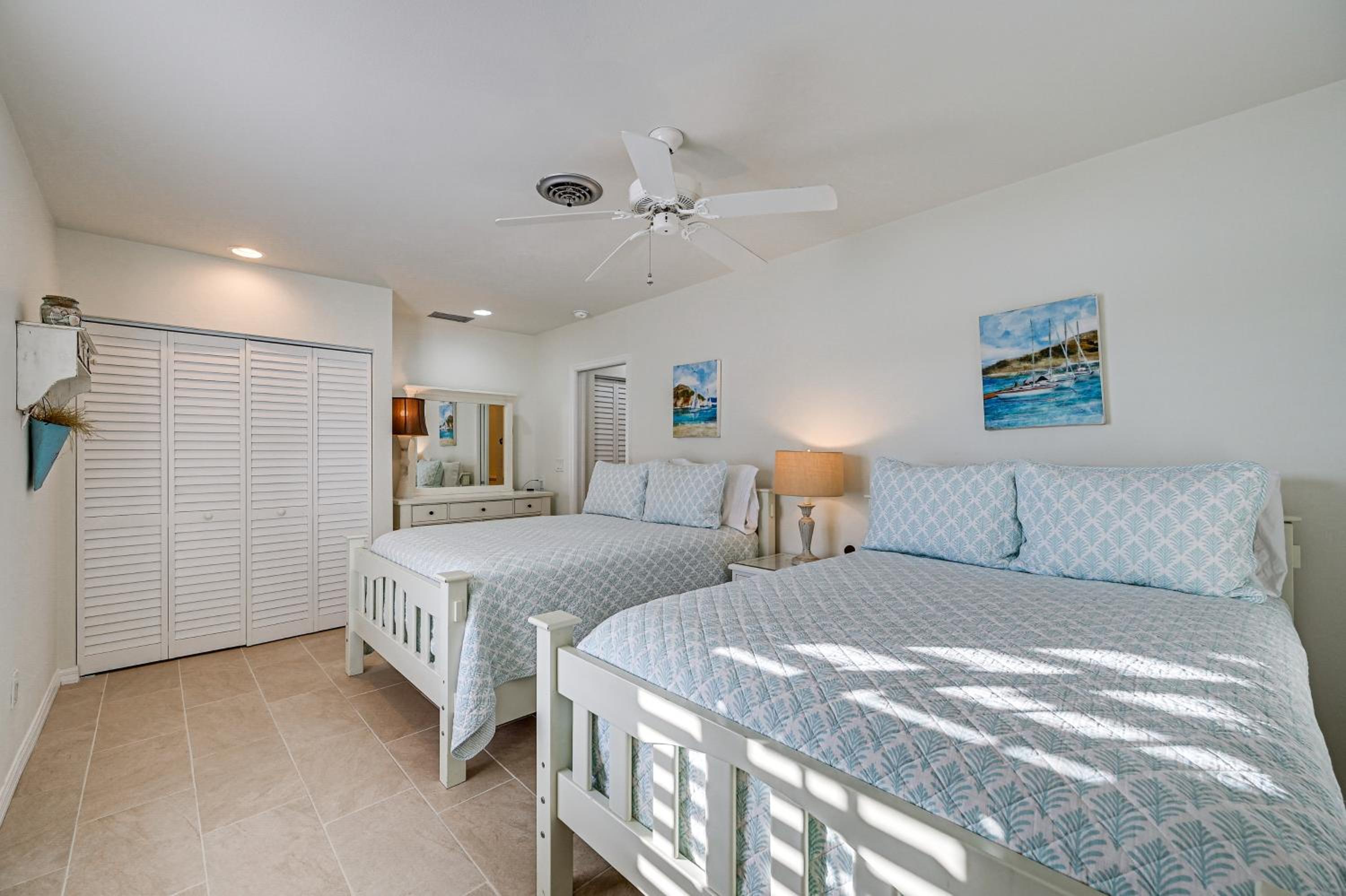Dock and Pool Access Waterfront Marco Island Escape