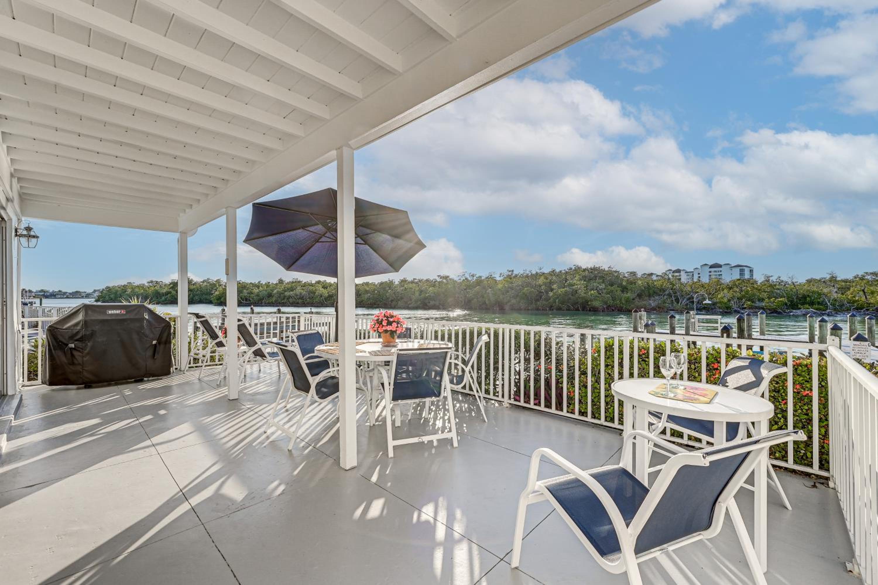 Dock and Pool Access Waterfront Marco Island Escape