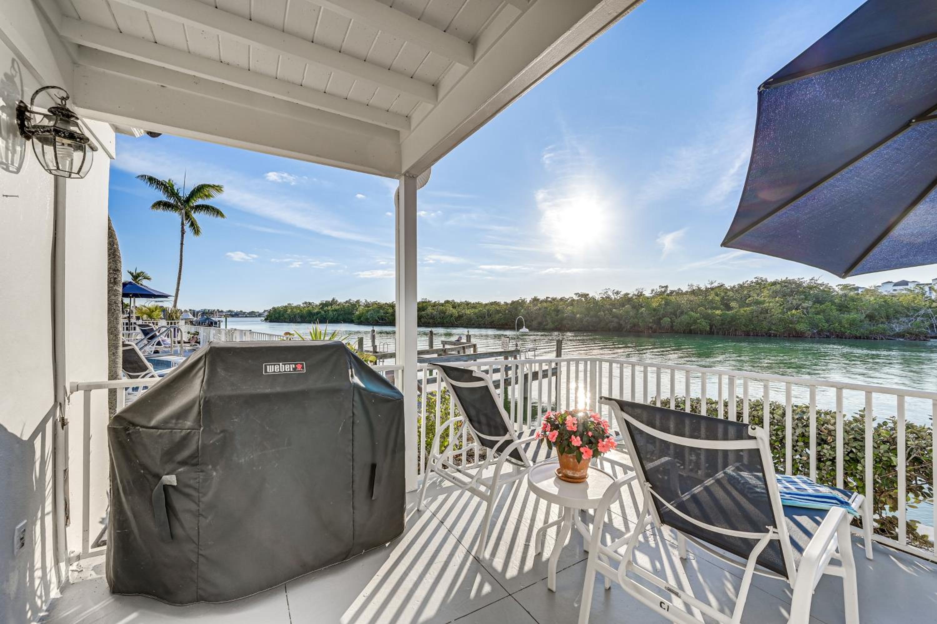 Dock and Pool Access Waterfront Marco Island Escape