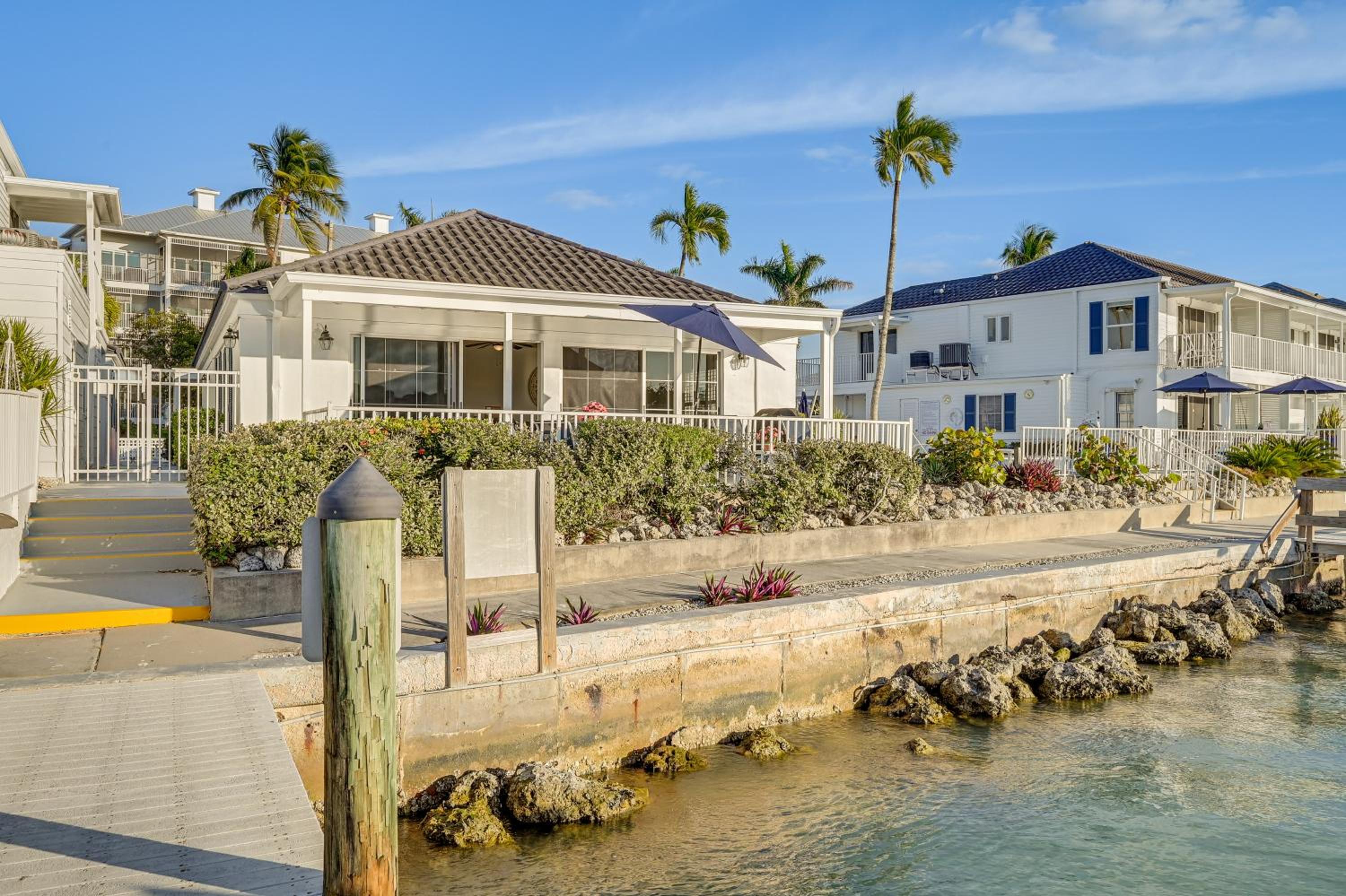 Dock and Pool Access Waterfront Marco Island Escape
