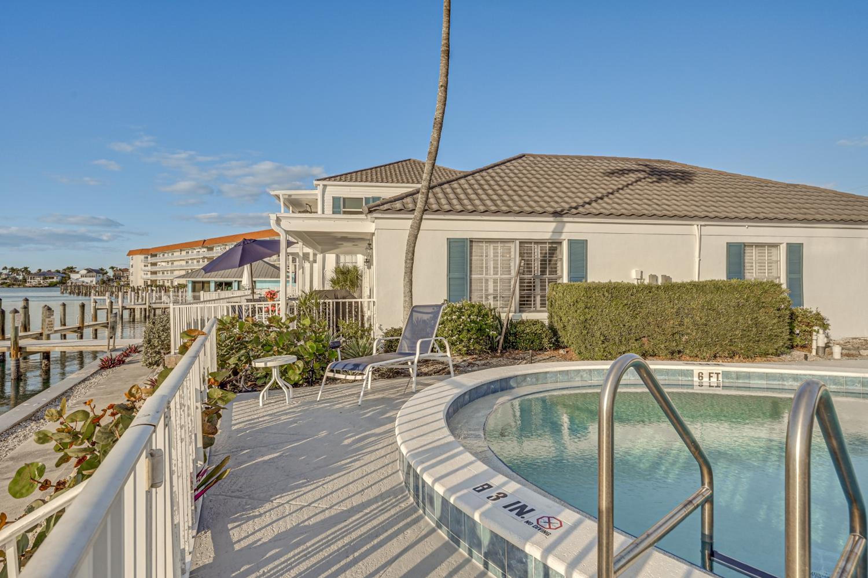 Dock and Pool Access Waterfront Marco Island Escape