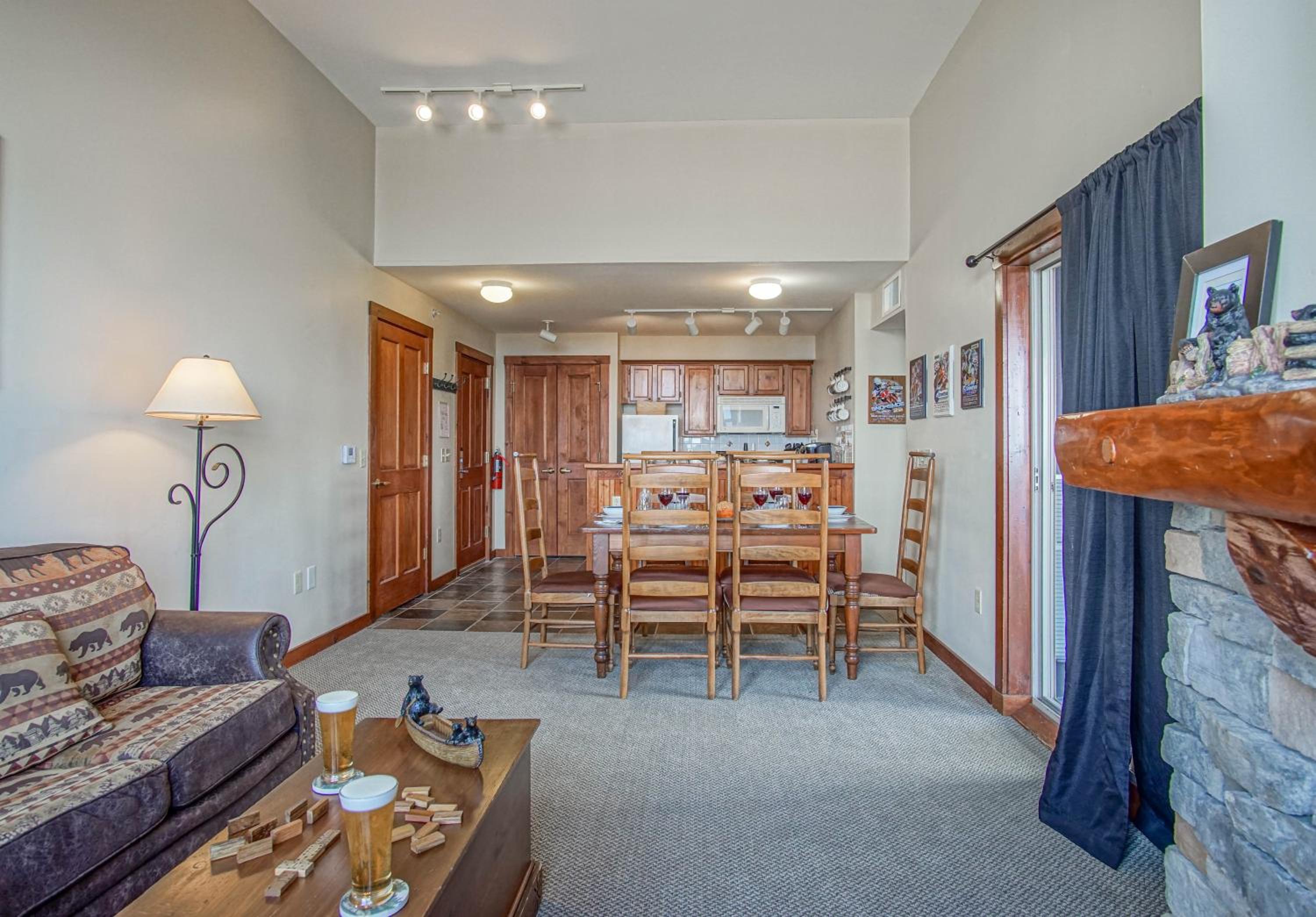 Ski in/ Ski out! Rimfire 351/352 Spacious and Cozy 2