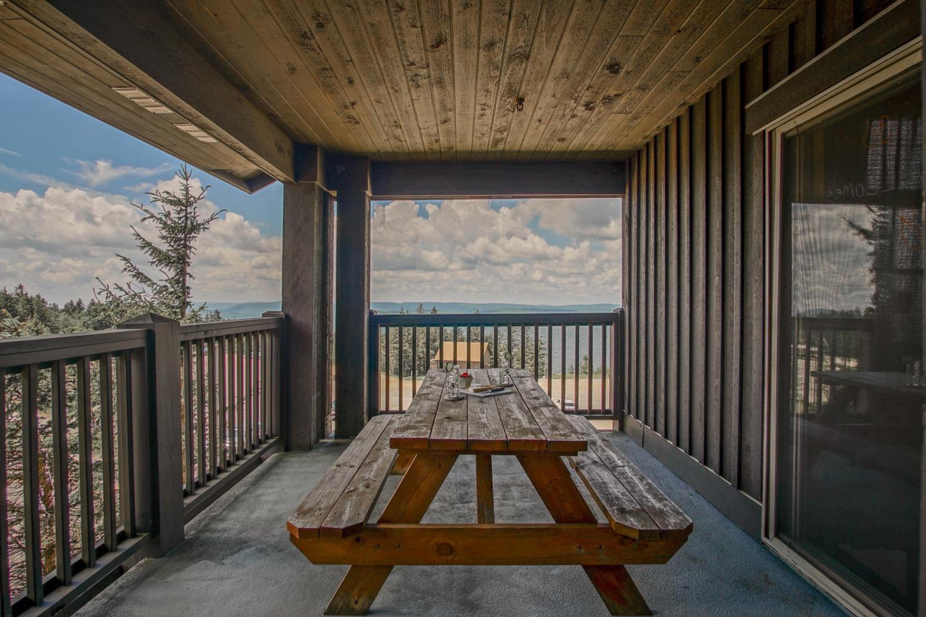 Ski in/ Ski out! Rimfire 351/352 Spacious and Cozy 2