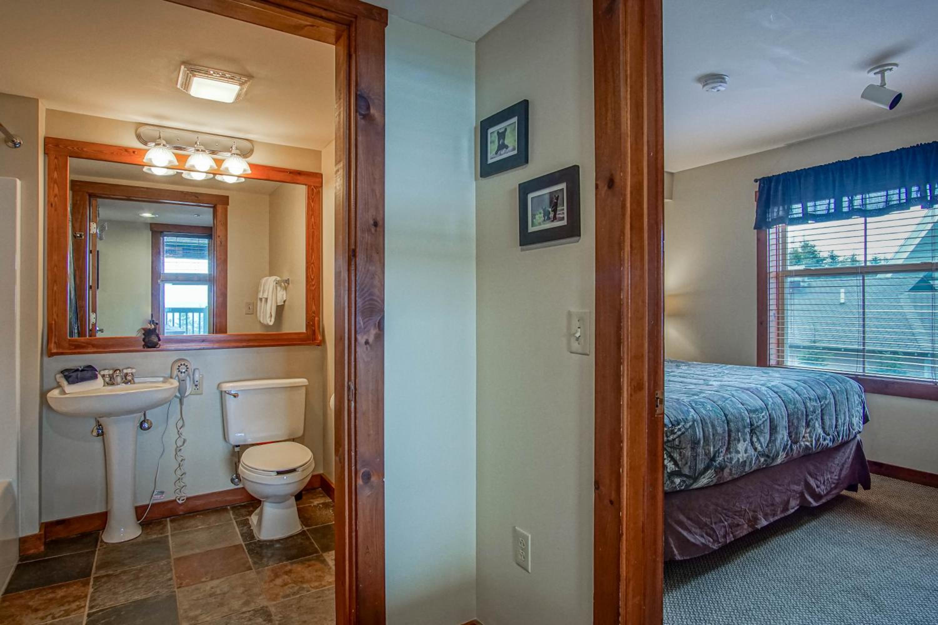 Ski in/ Ski out! Rimfire 351/352 Spacious and Cozy 2