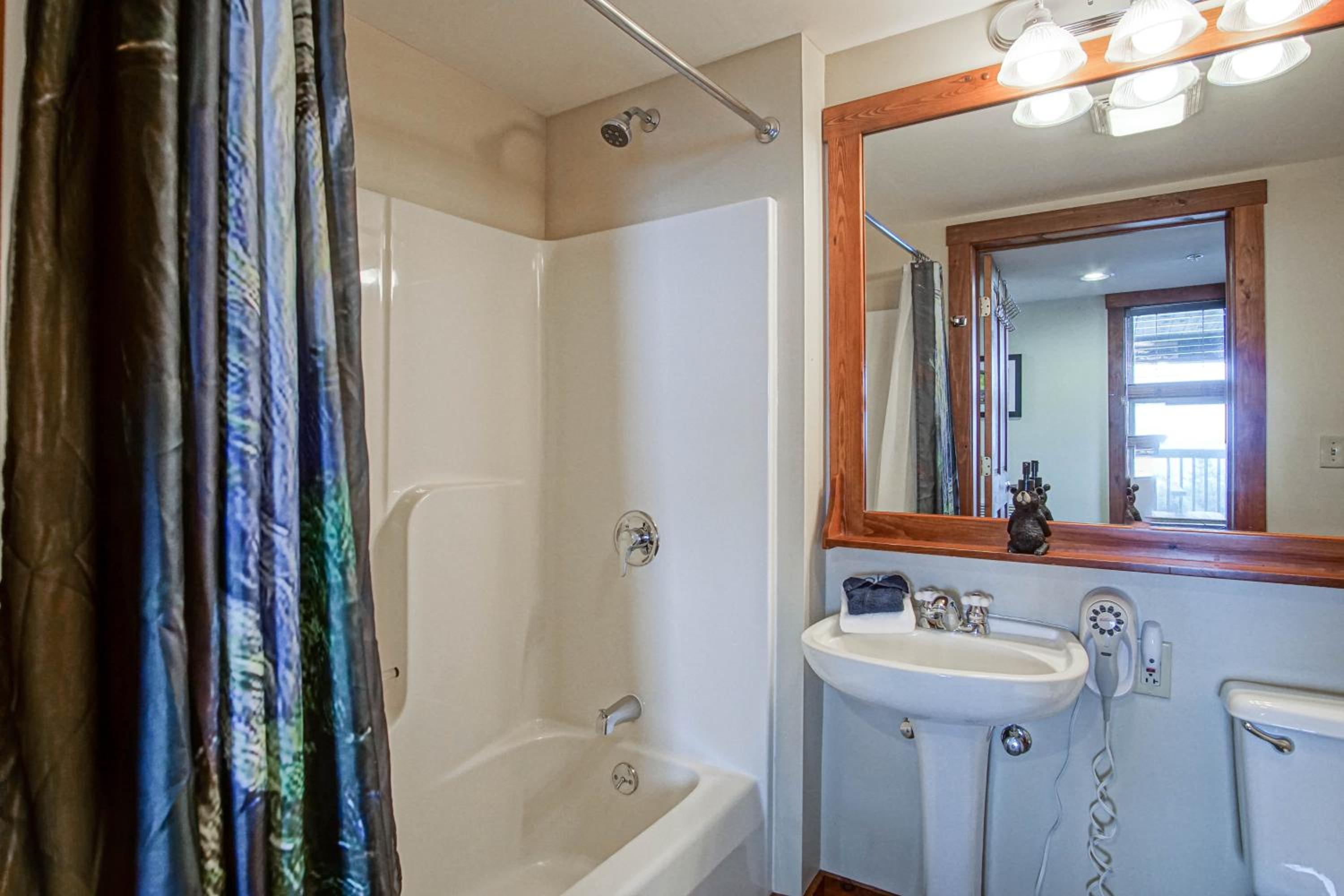 Ski in/ Ski out! Rimfire 351/352 Spacious and Cozy 2