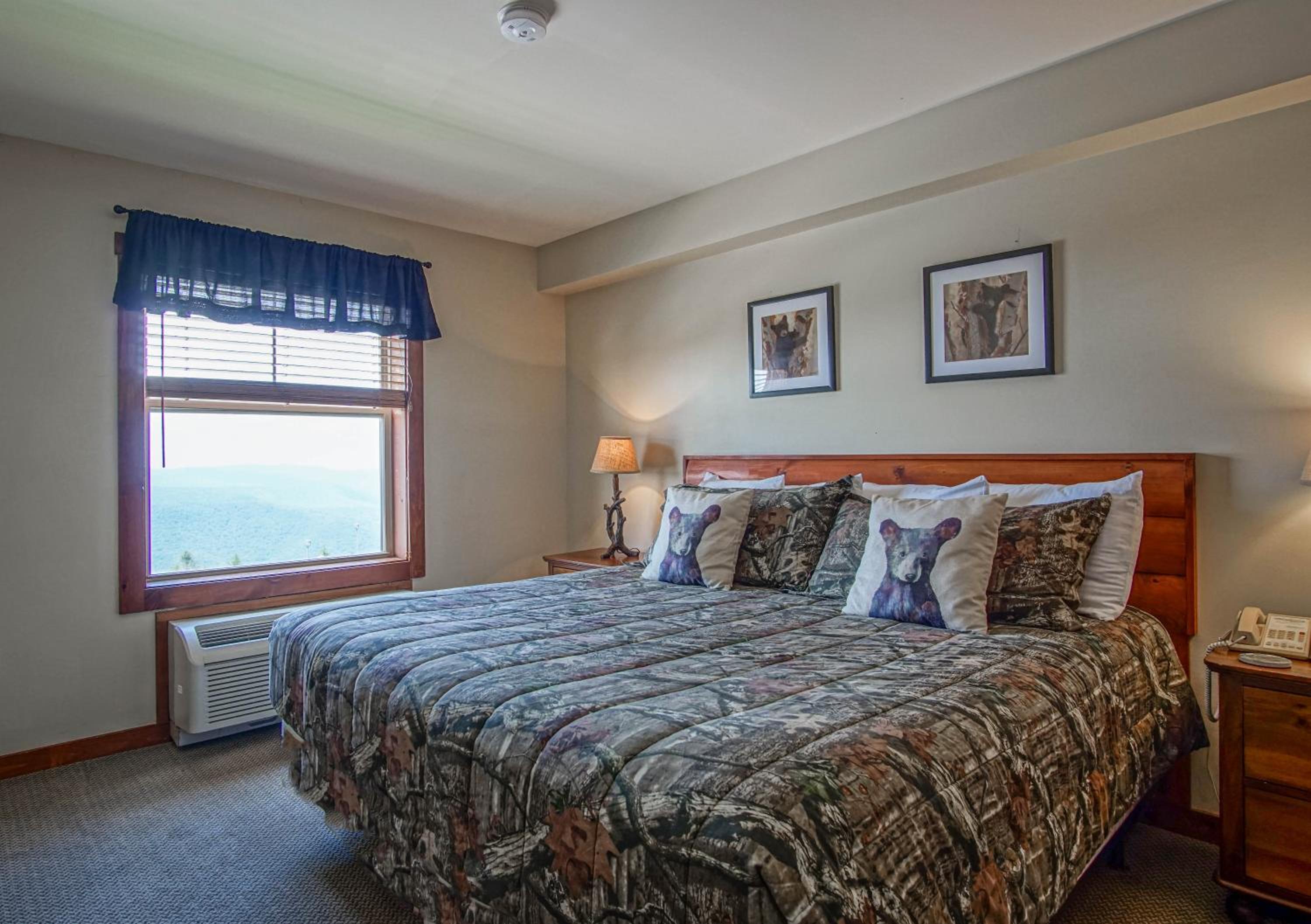Ski in/ Ski out! Rimfire 351/352 Spacious and Cozy 2