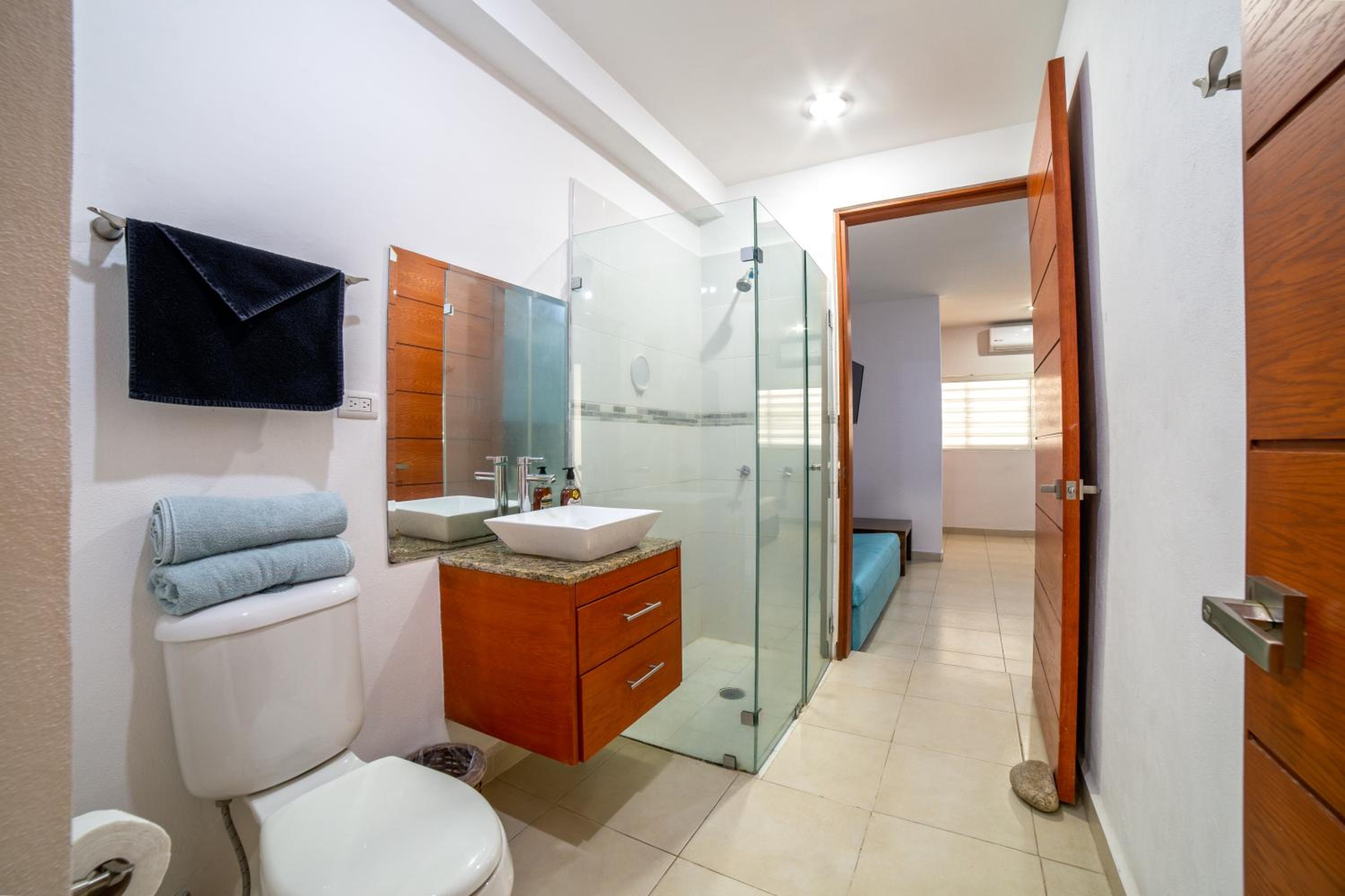 Lisboa Condominium - Modern Stay in Versalles