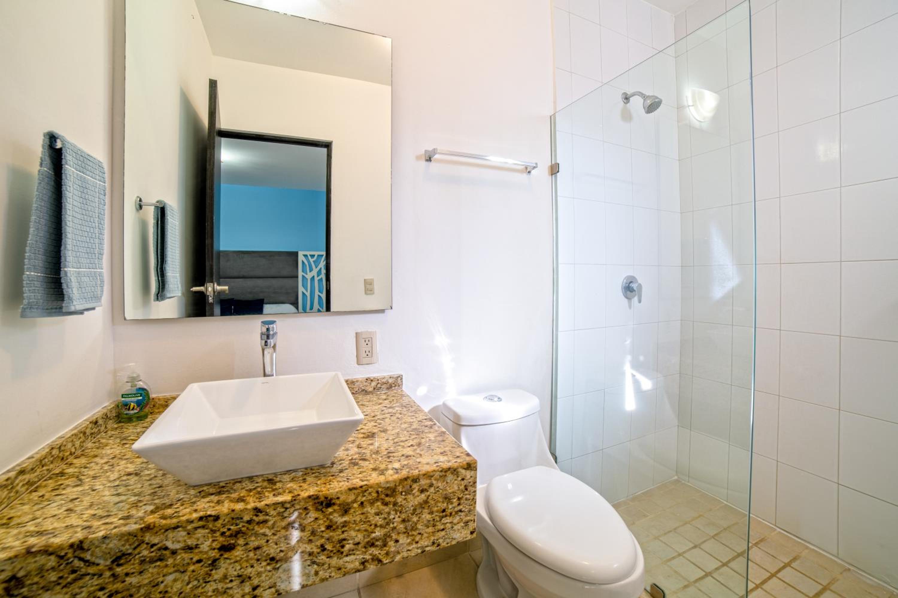 Lisboa Condominium - Modern Stay in Versalles