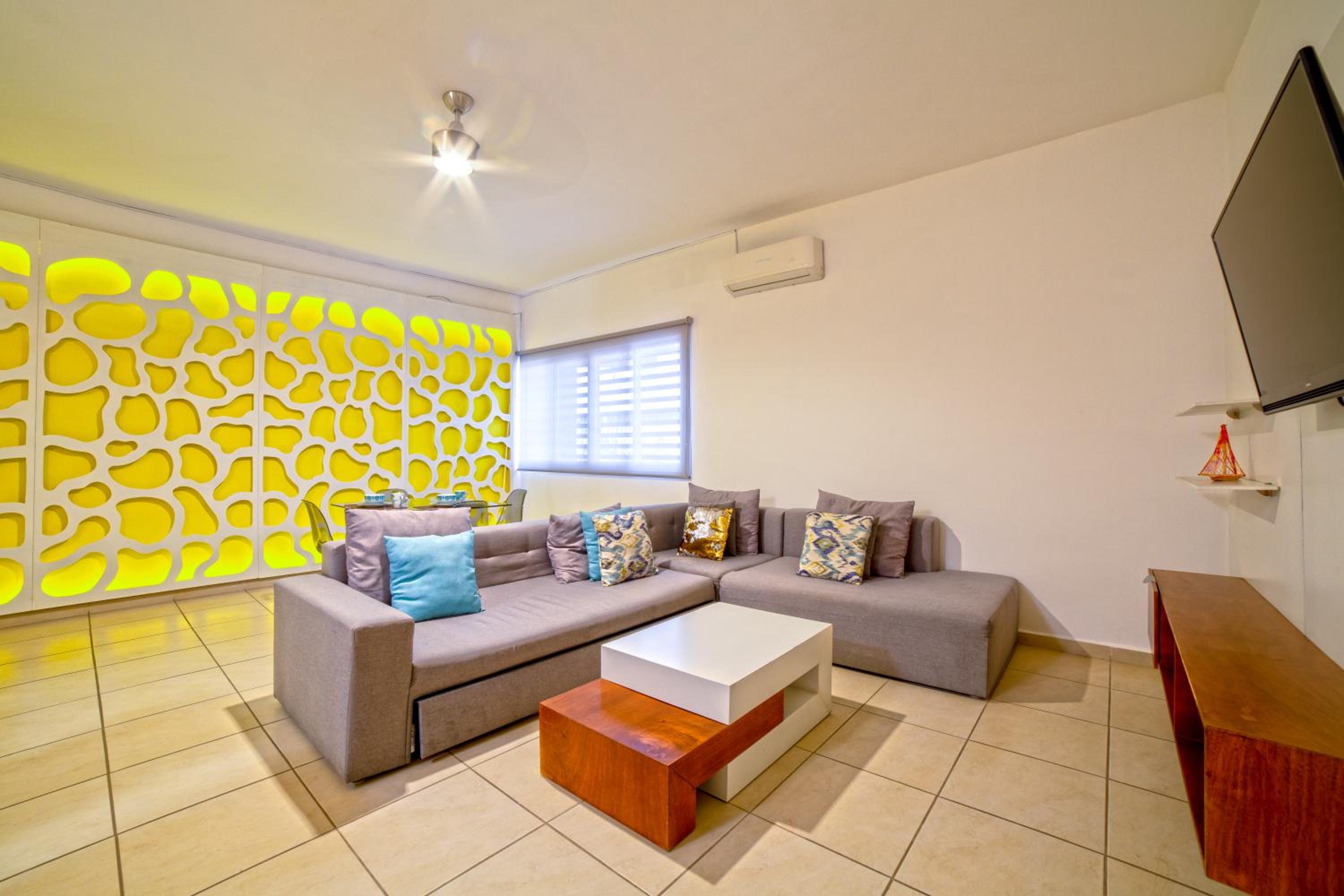 Lisboa Condominium - Modern Stay in Versalles