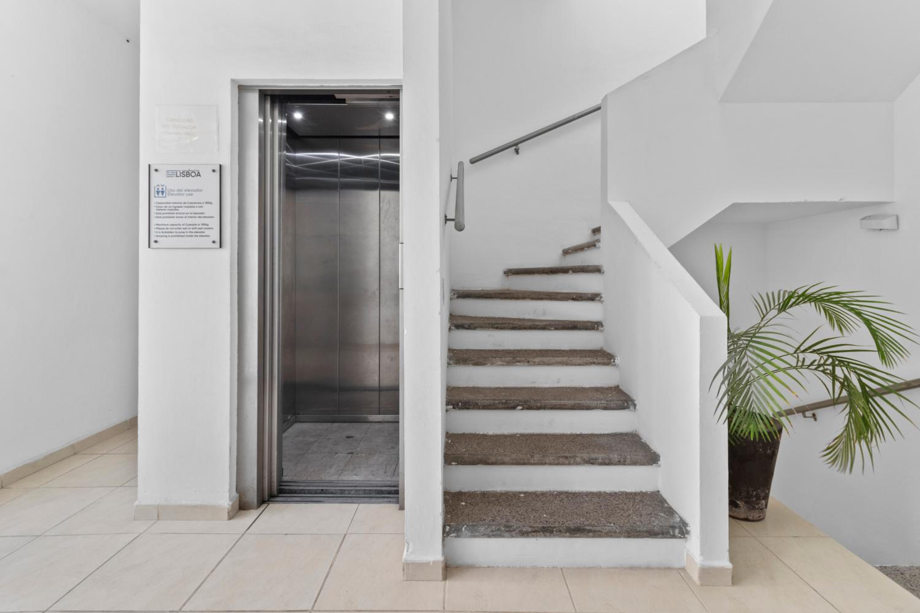 Lisboa Condominium - Modern Stay in Versalles