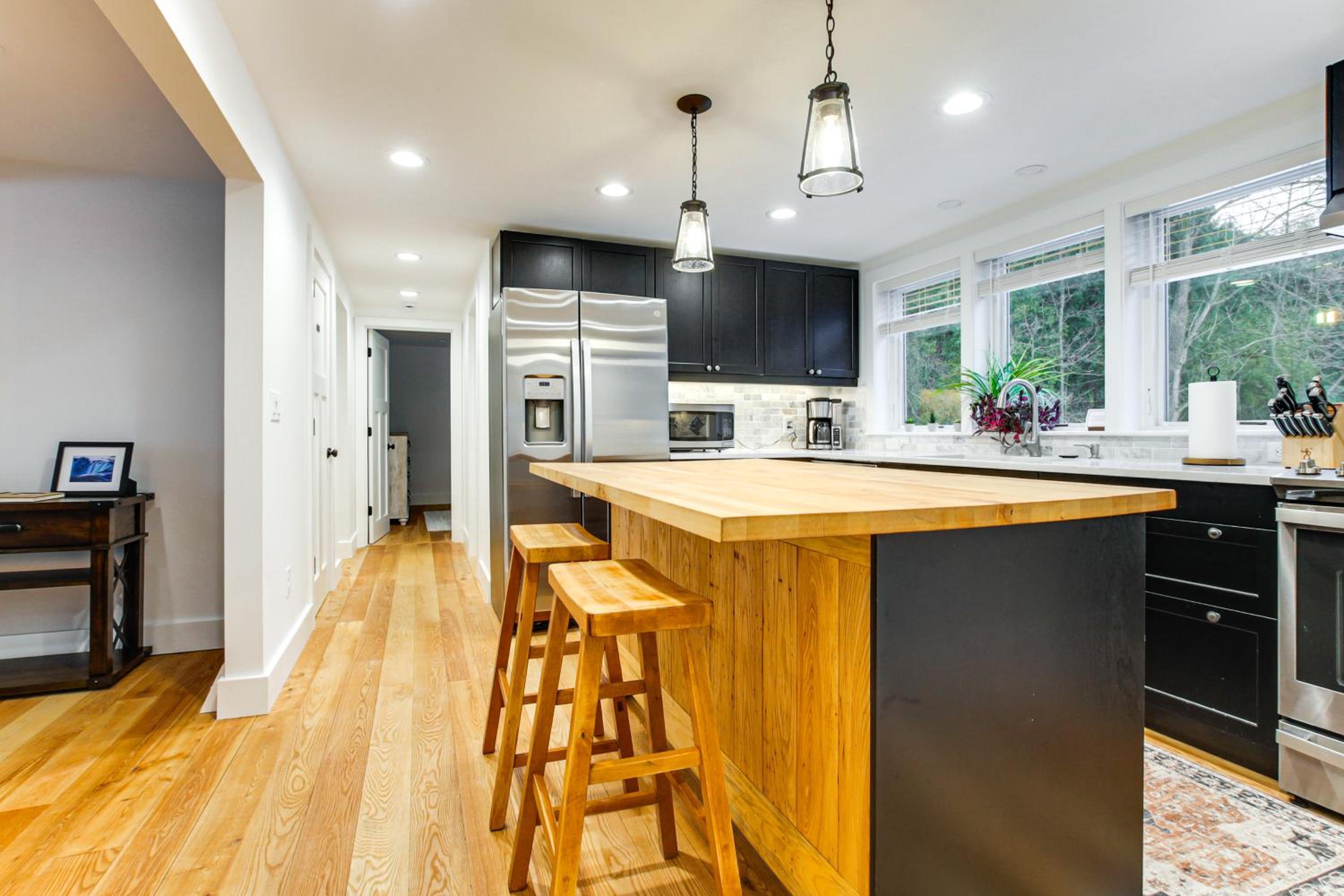 3 Mi to Sister Bay Beach Family Home with Yard