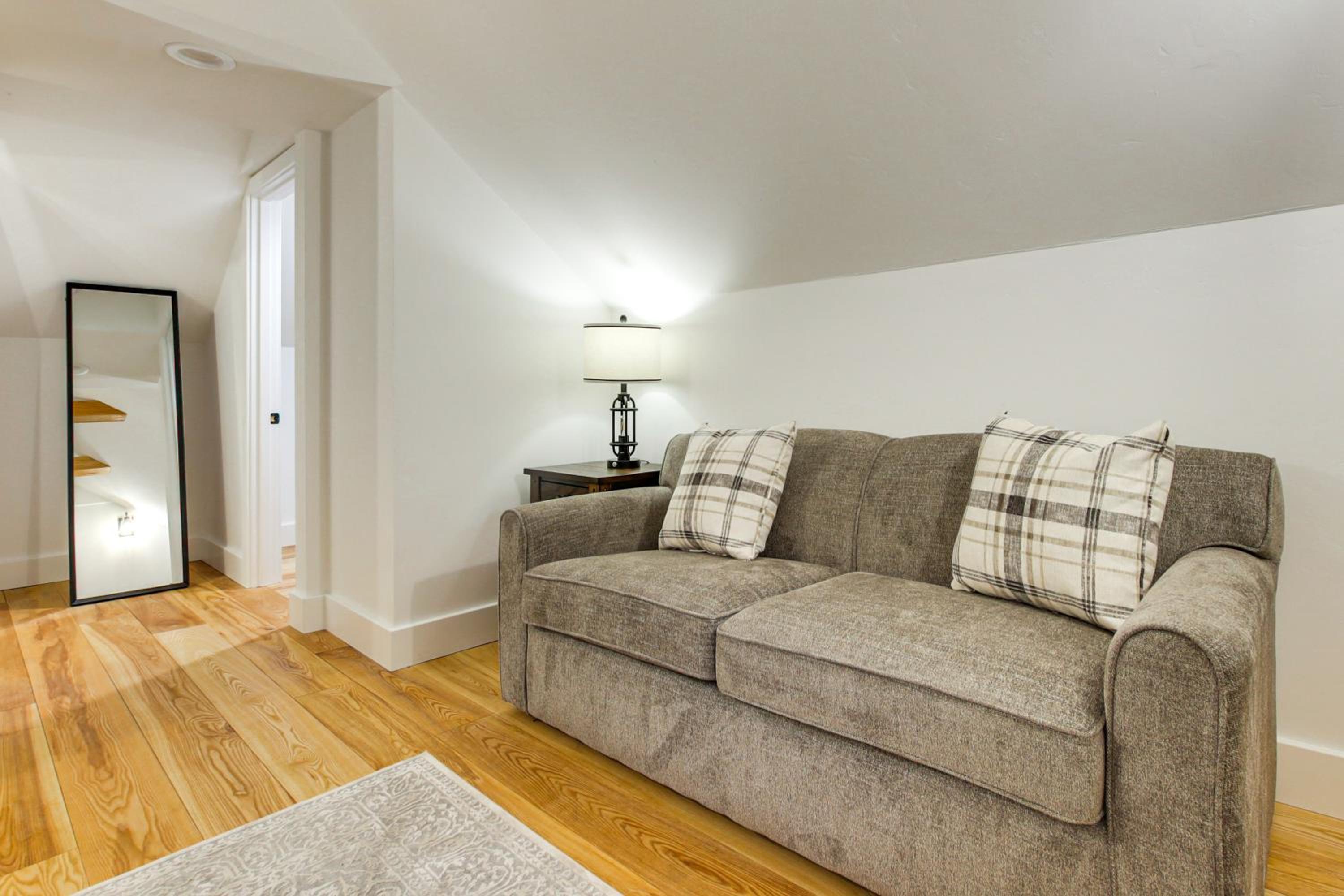 3 Mi to Sister Bay Beach Family Home with Yard