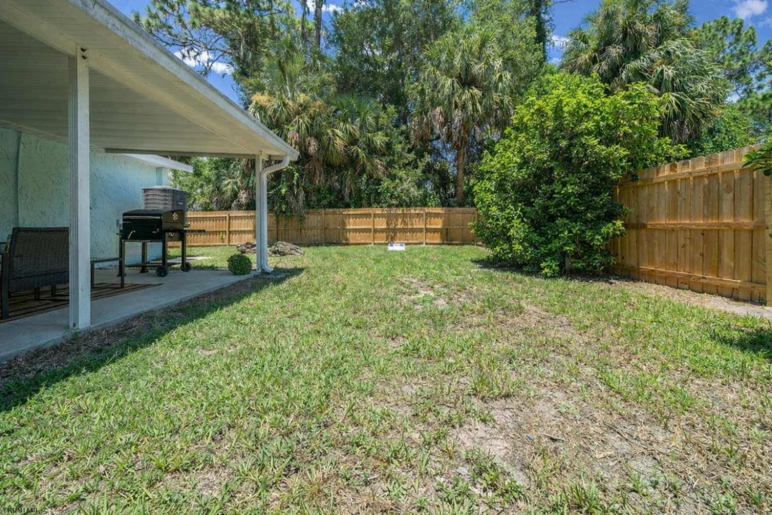 The Happy Haven - Near Manatee Tours - Pet Friendly