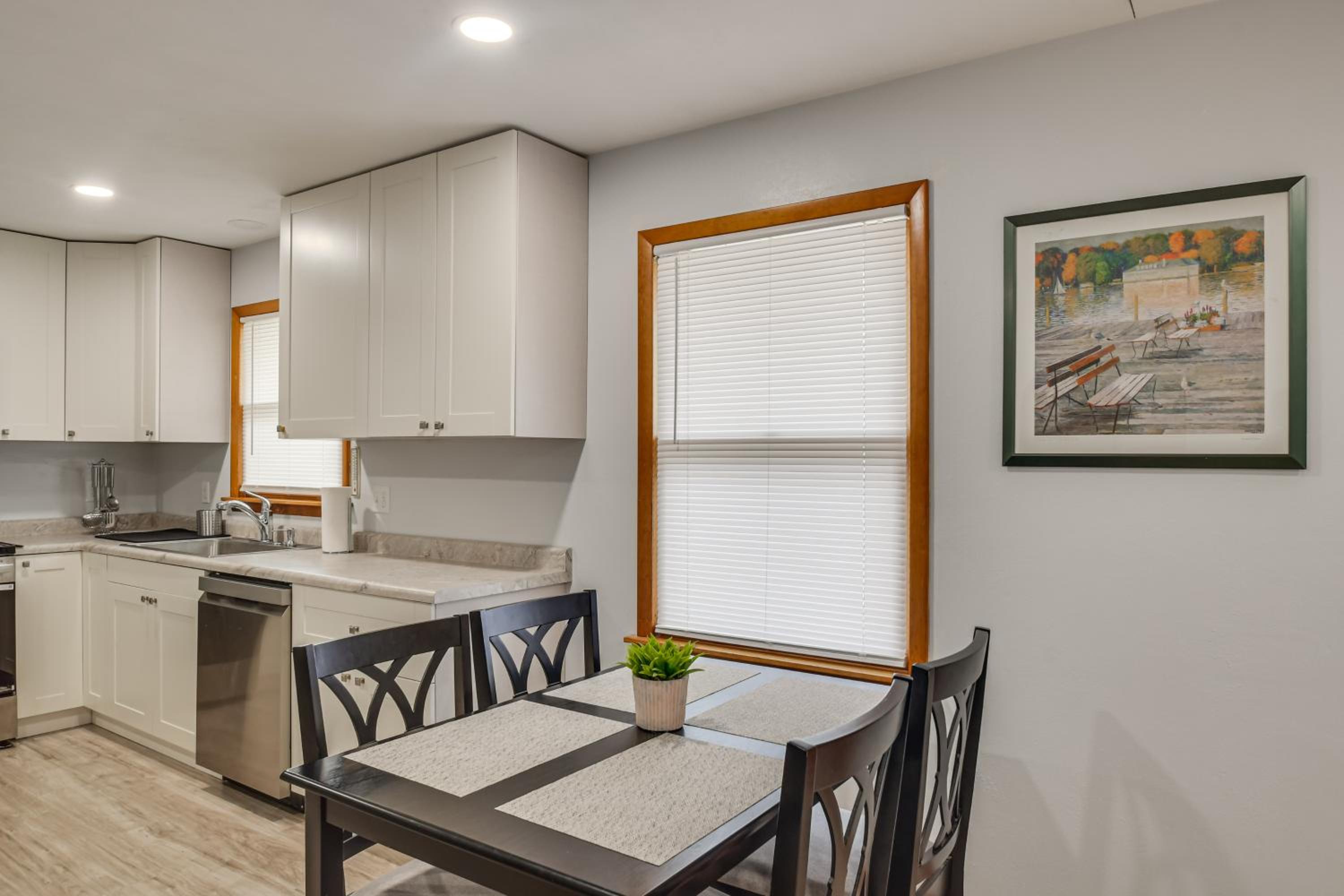 1 Mi to Rock Riverfront Family-Friendly Retreat!