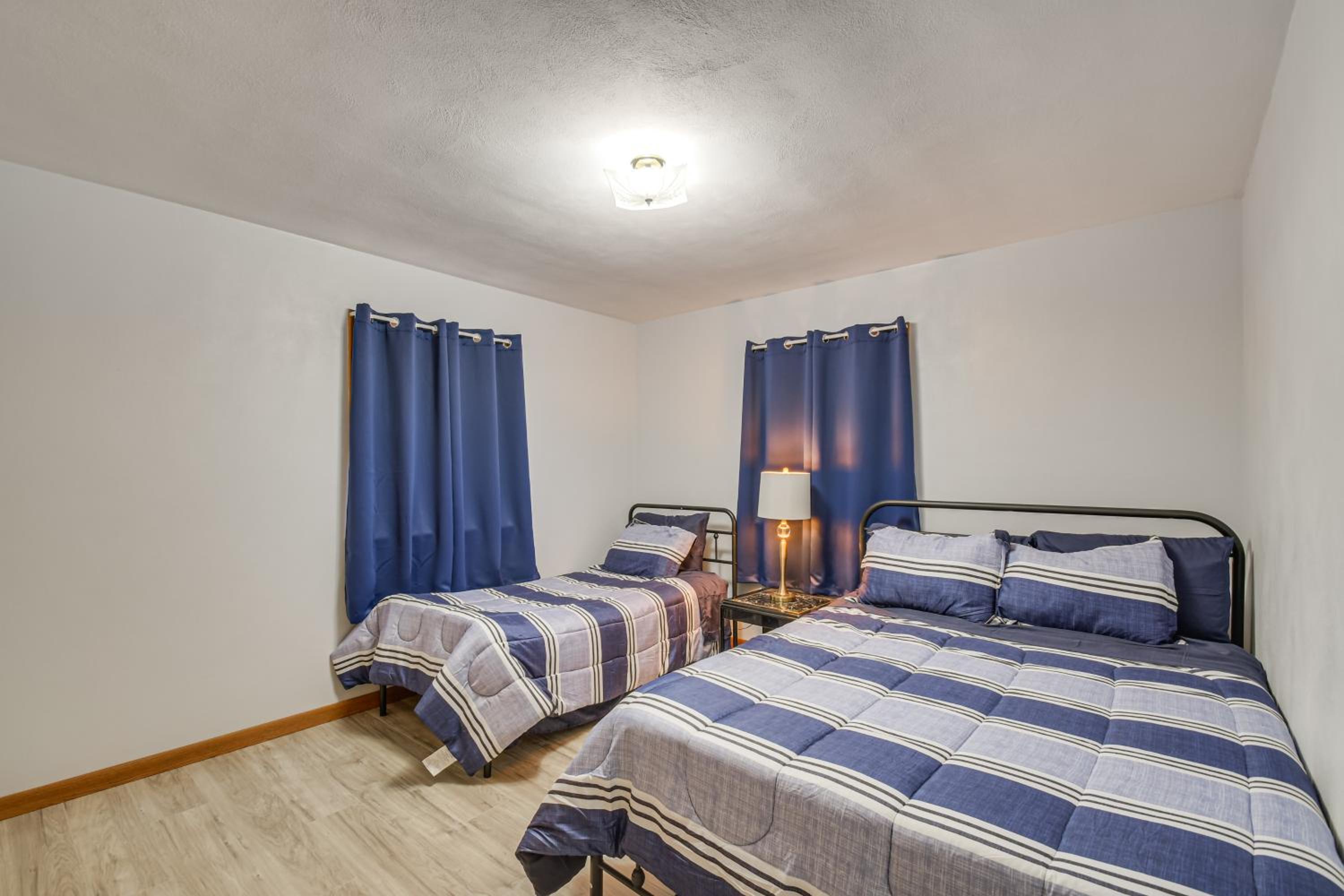 1 Mi to Rock Riverfront Family-Friendly Retreat!