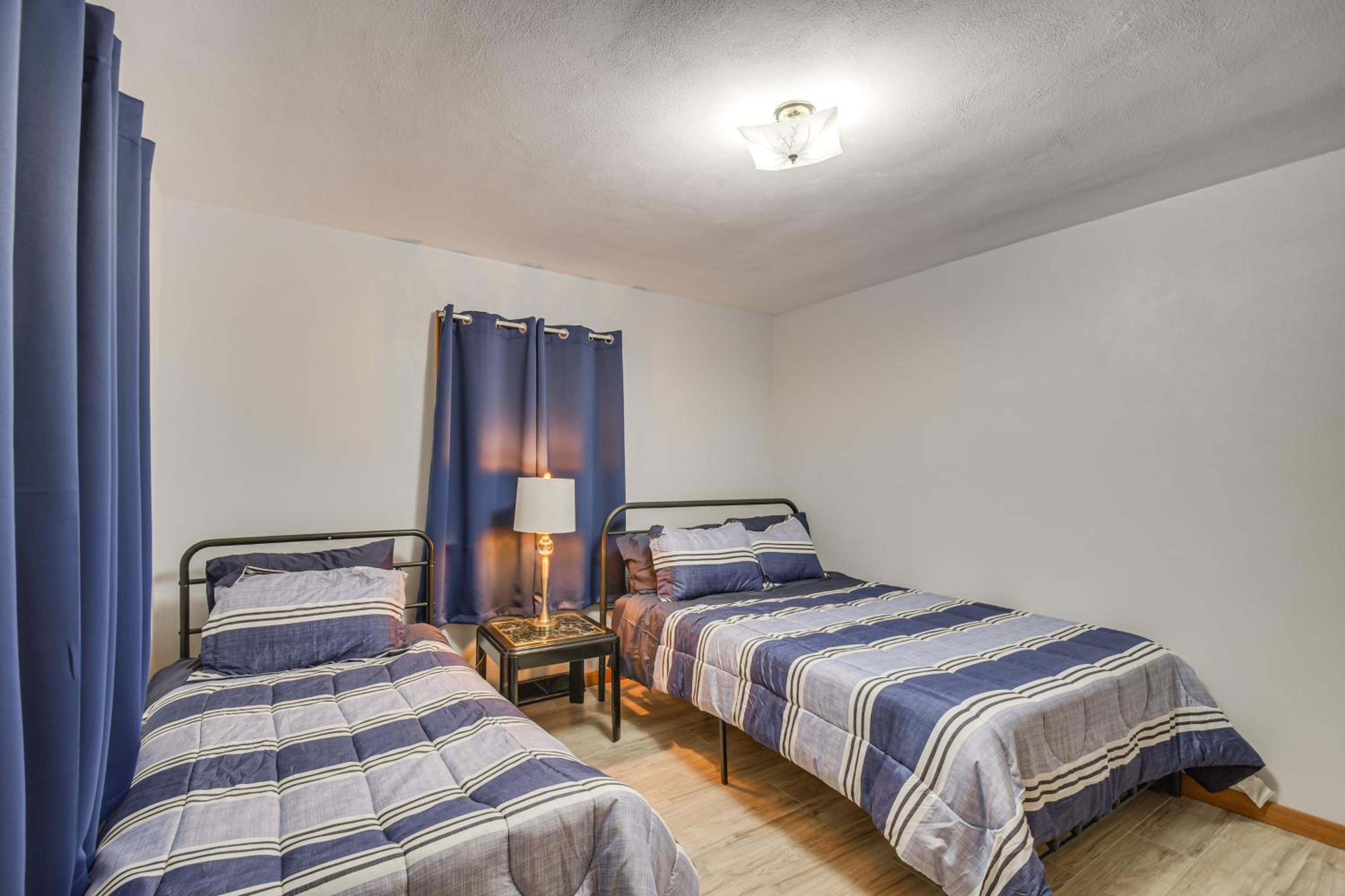 1 Mi to Rock Riverfront Family-Friendly Retreat!