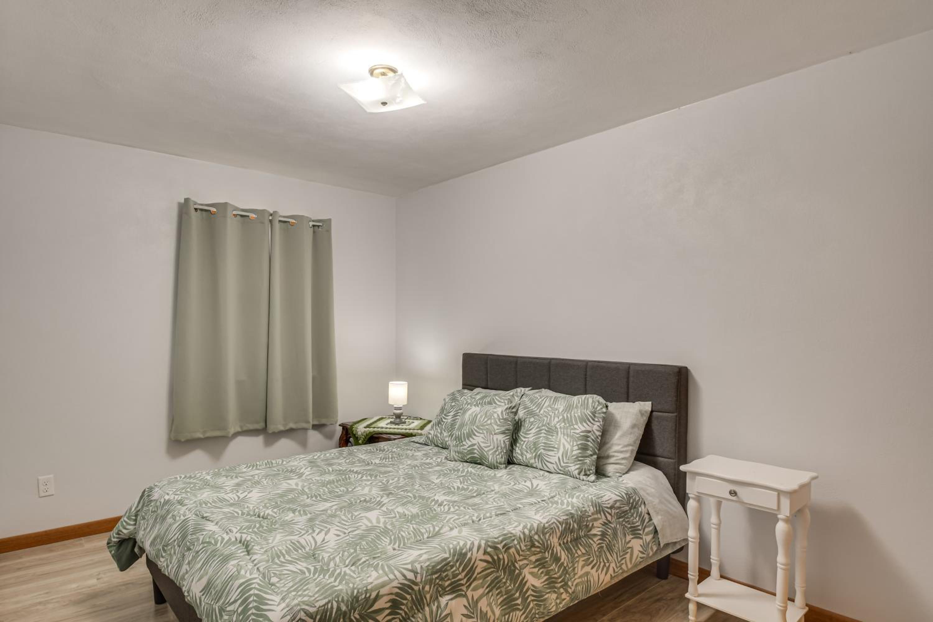 1 Mi to Rock Riverfront Family-Friendly Retreat!